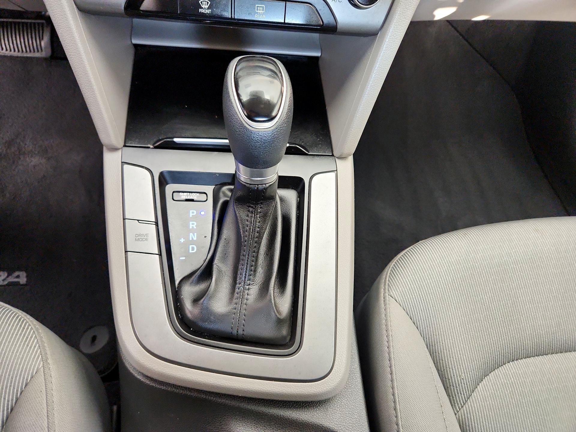 Thumbnail: 2017 Hyundai Elantra - 16