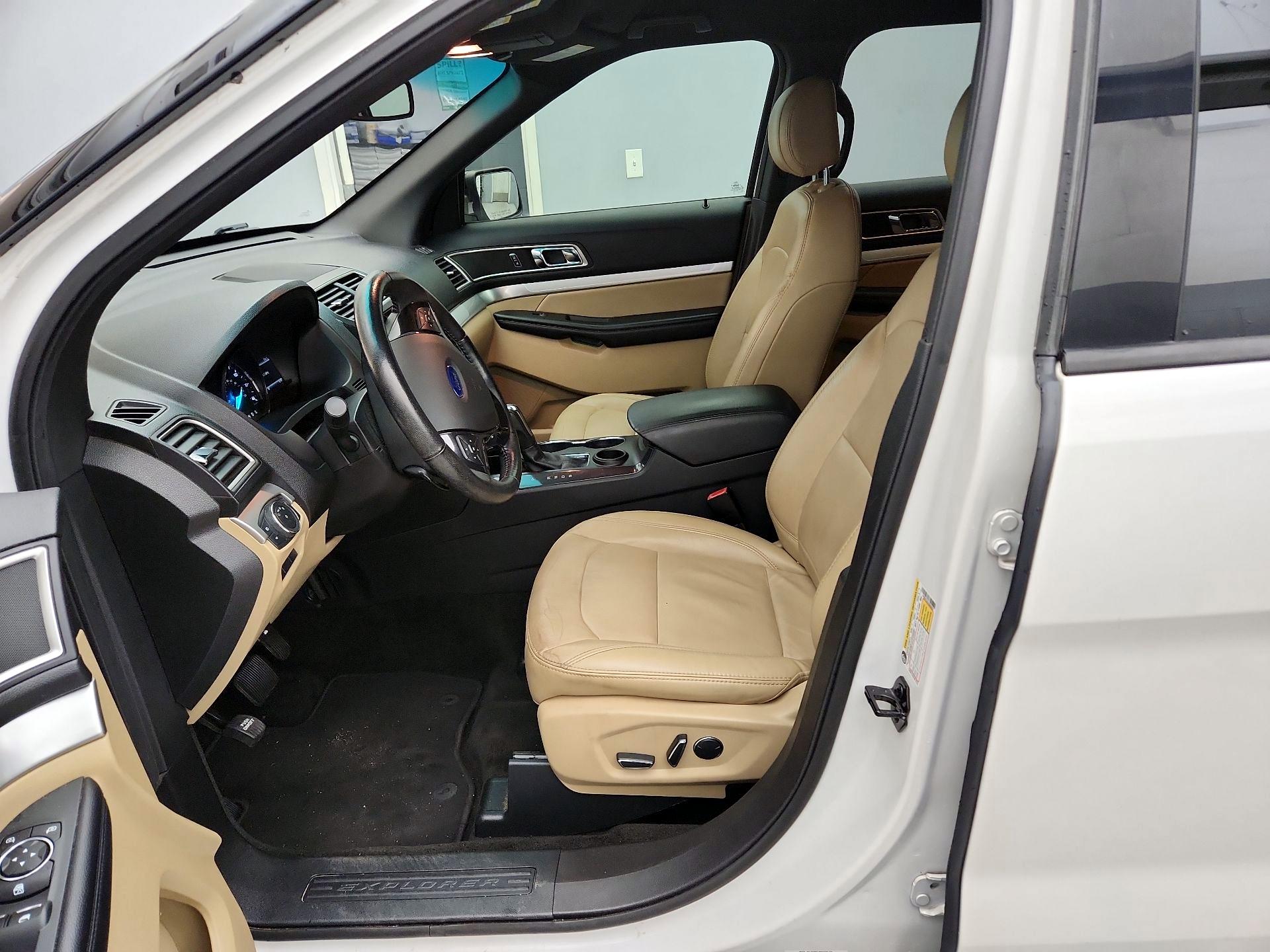 Thumbnail: 2017 Ford Explorer - 11