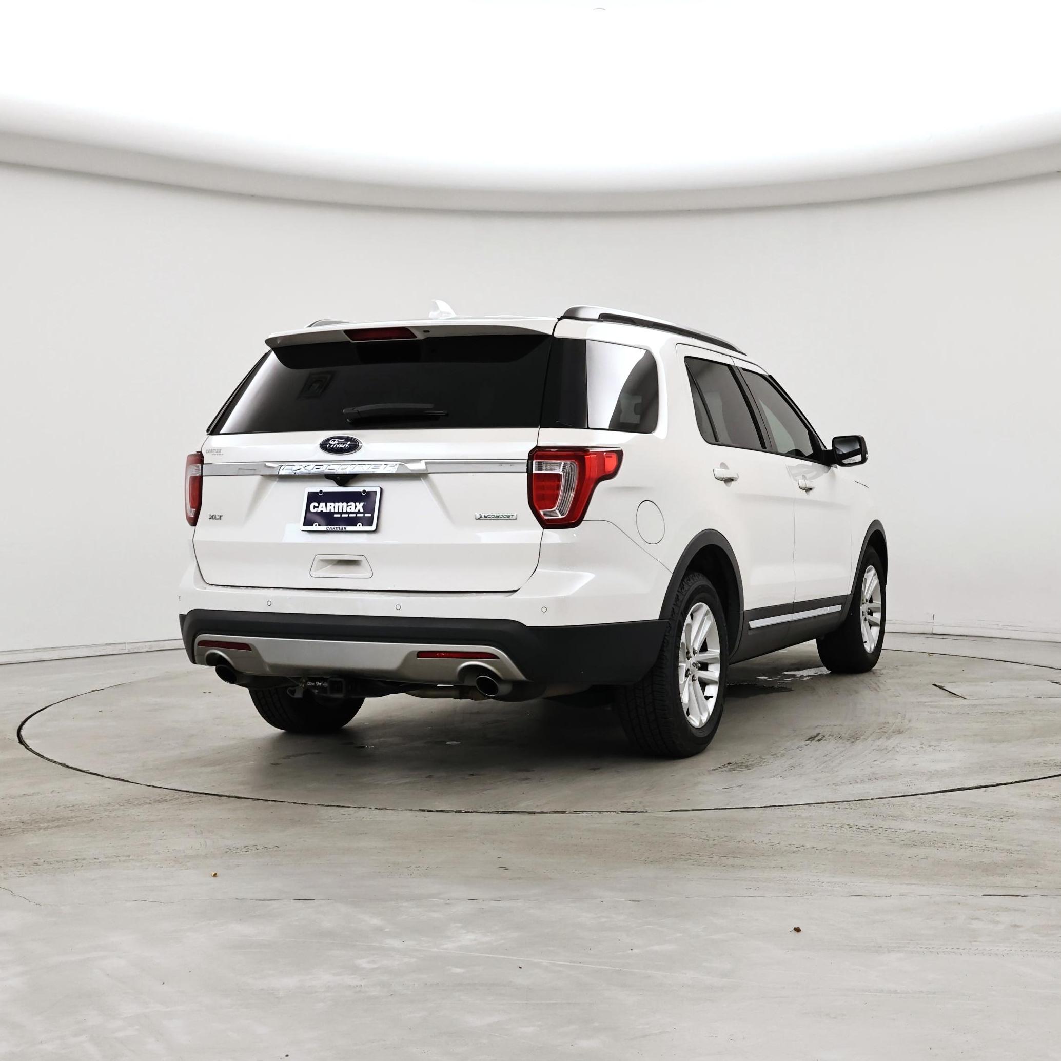 Thumbnail: 2017 Ford Explorer - 8