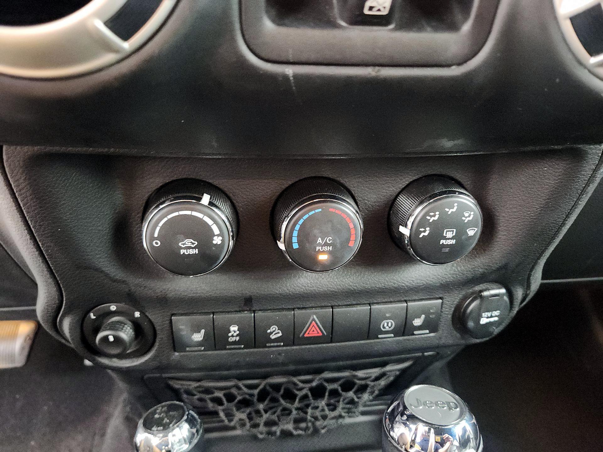 Thumbnail: 2018 Jeep Wrangler - 16