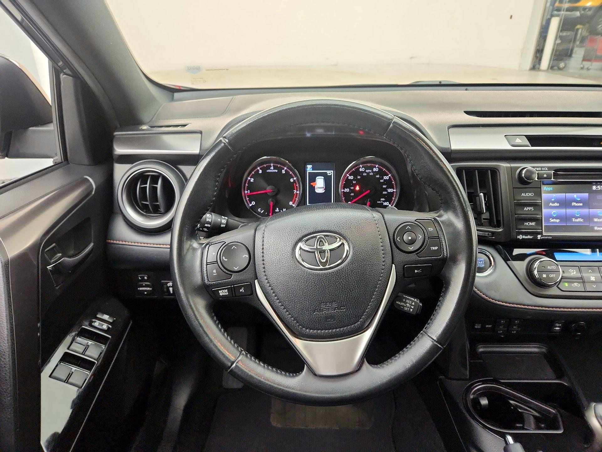 Thumbnail: 2018 Toyota RAV4 - 10