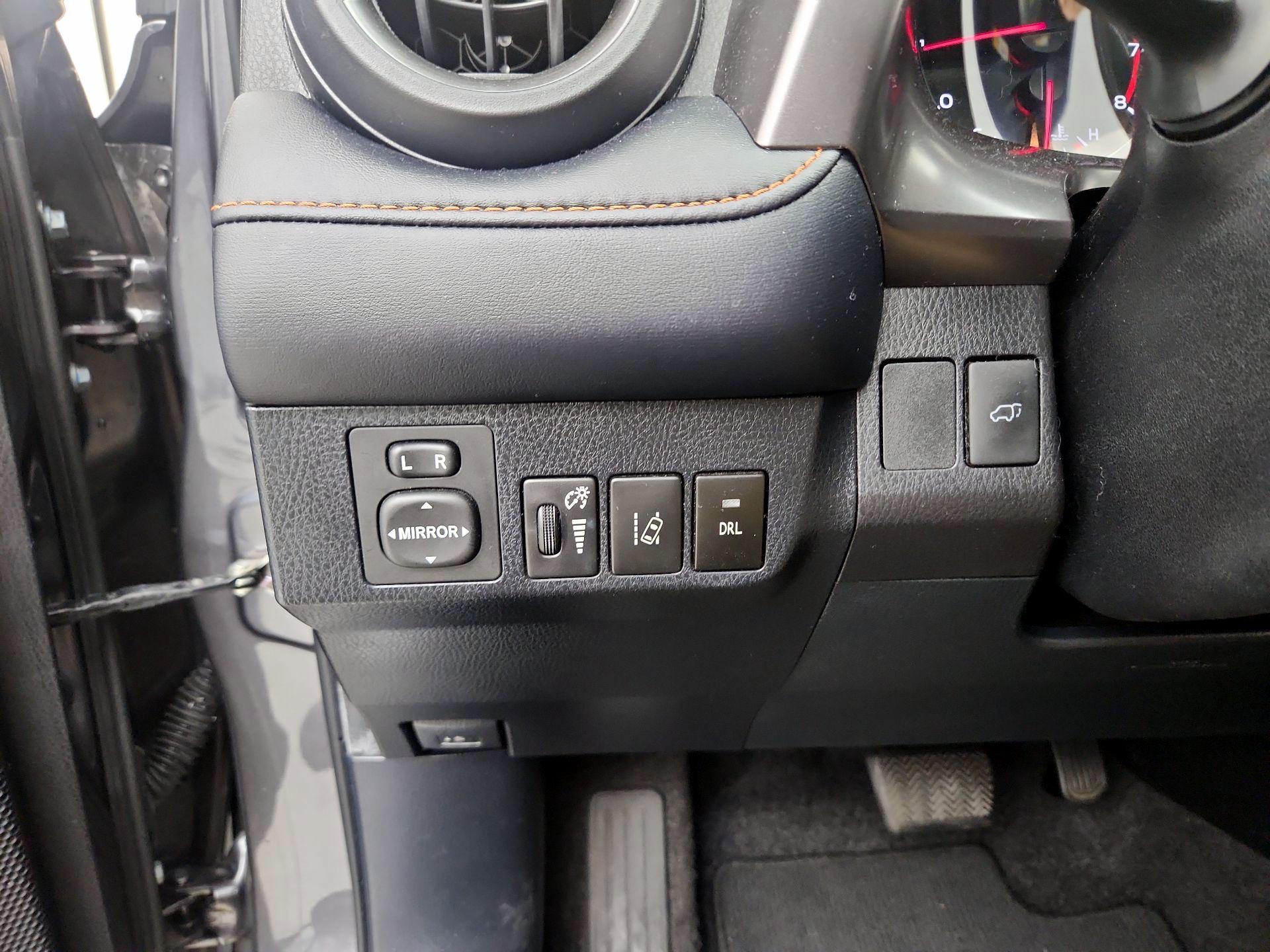 Thumbnail: 2018 Toyota RAV4 - 13