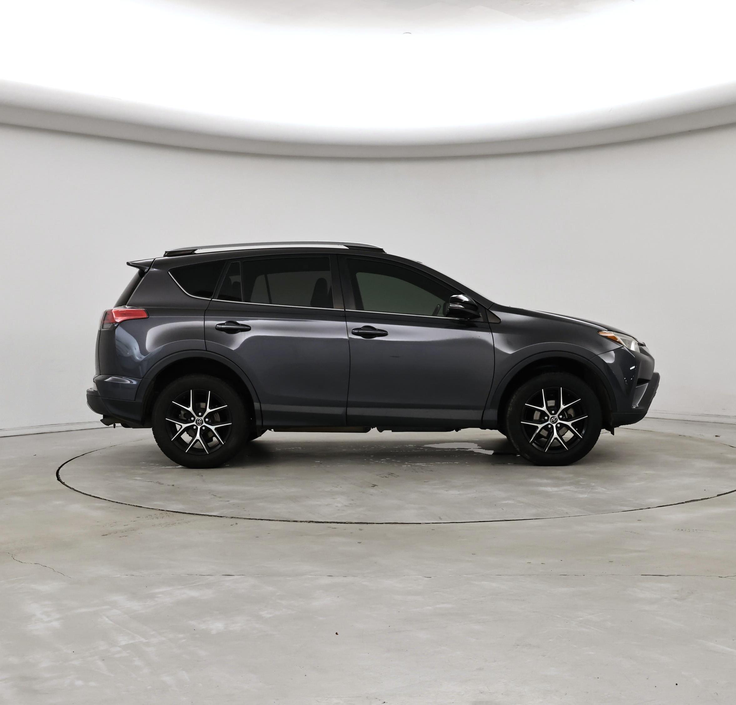 Thumbnail: 2018 Toyota RAV4 - 7