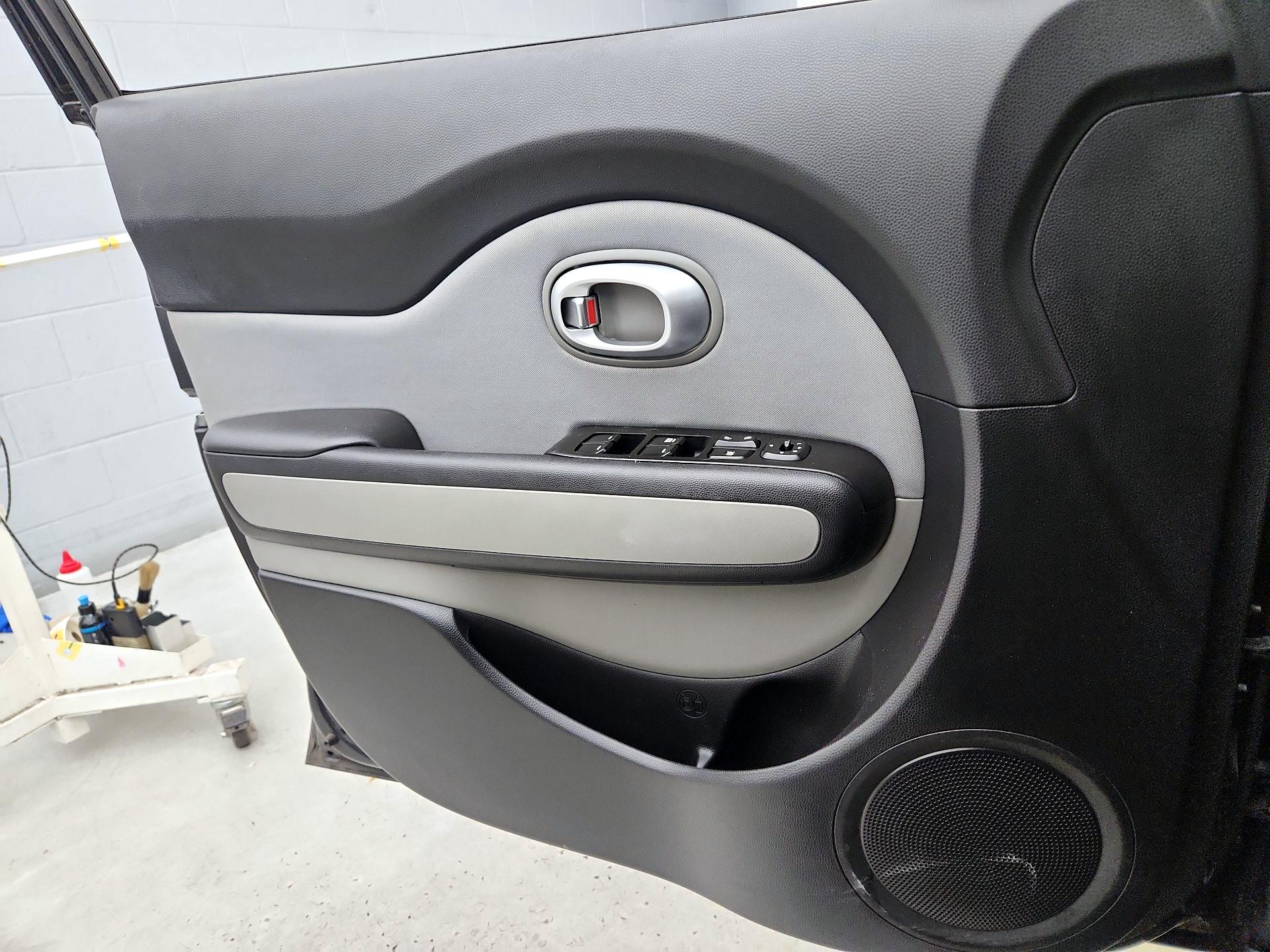 Thumbnail: 2016 Kia Soul - 12