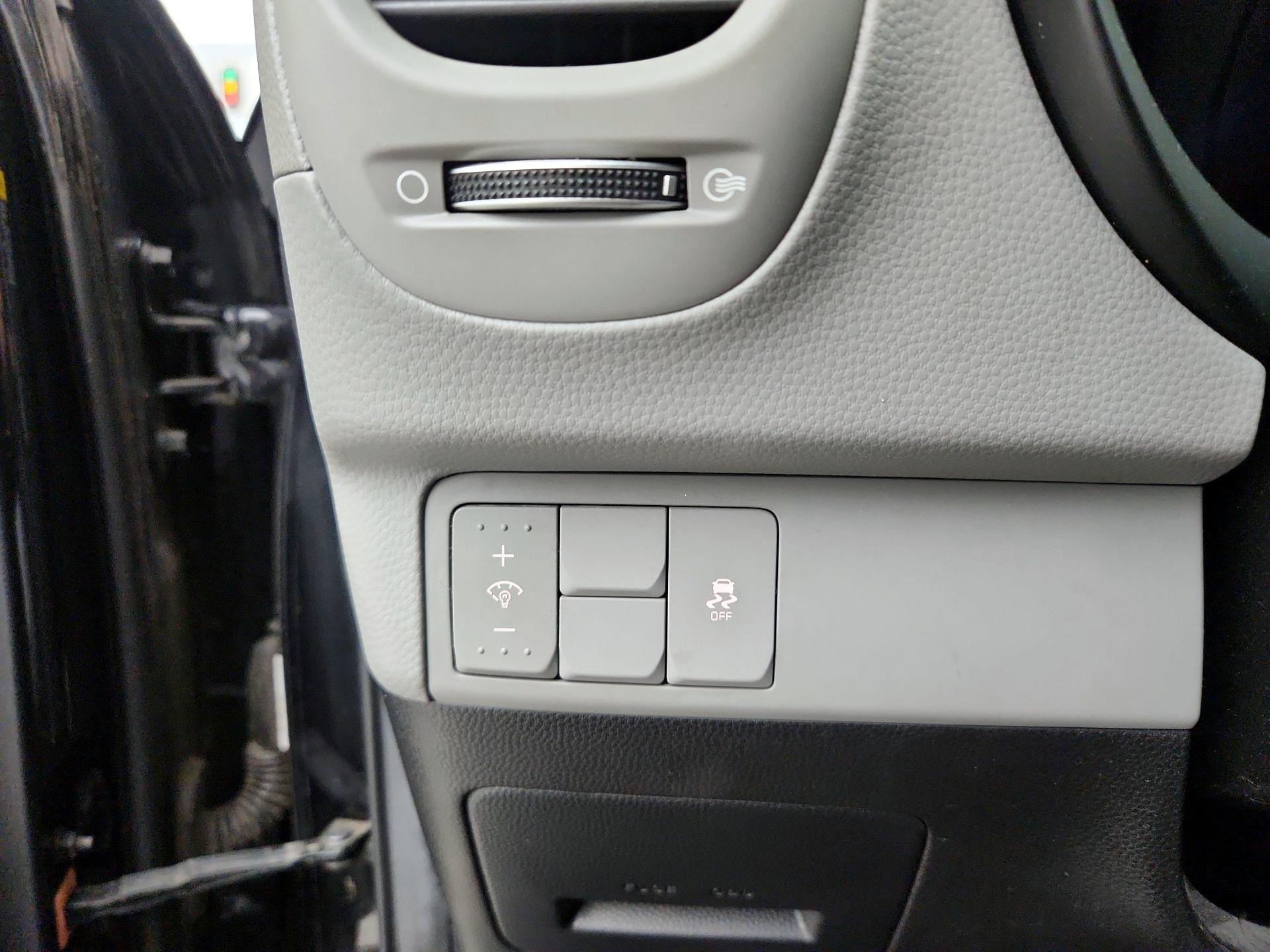 Thumbnail: 2016 Kia Soul - 13