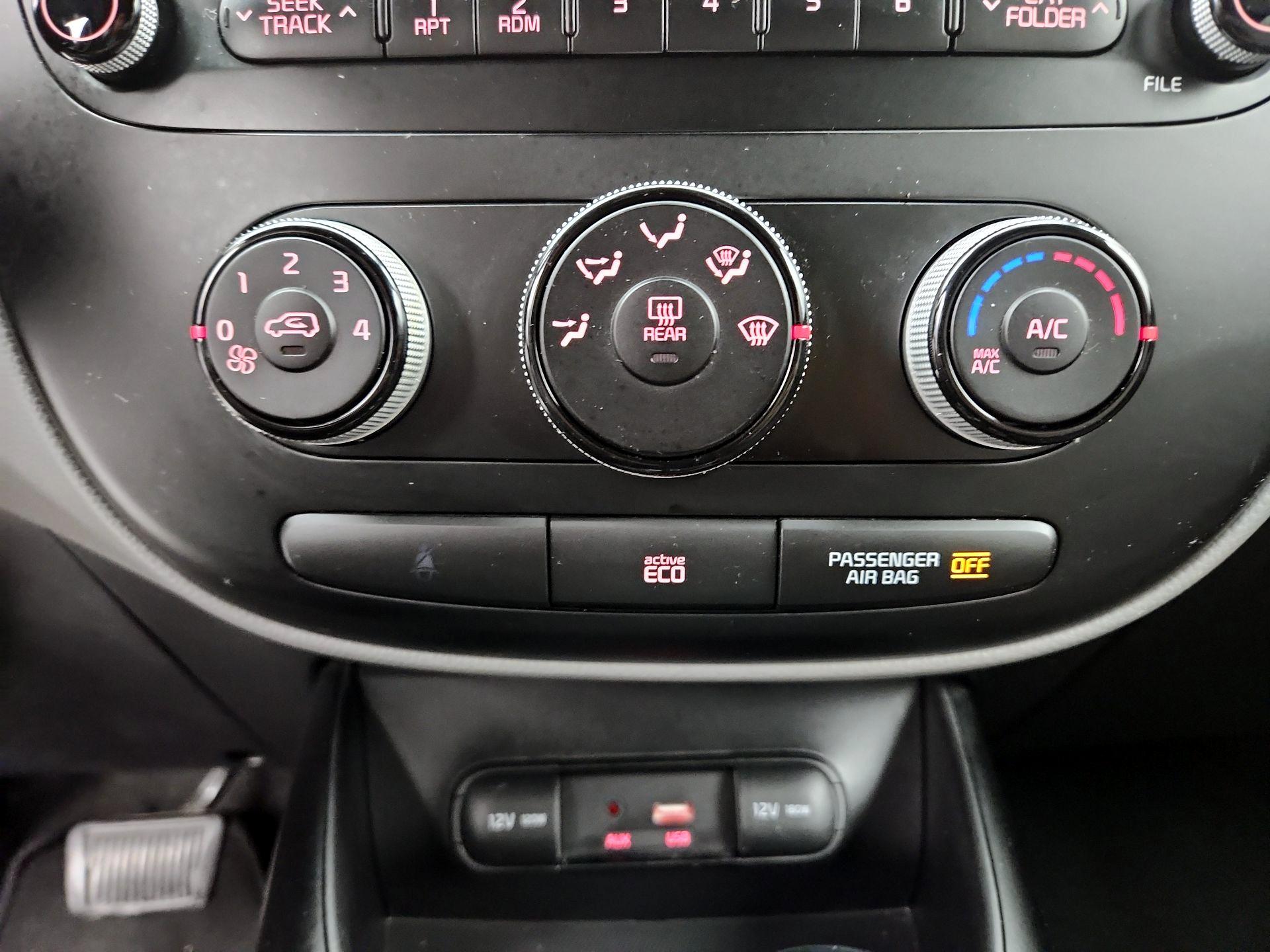 Thumbnail: 2016 Kia Soul - 15
