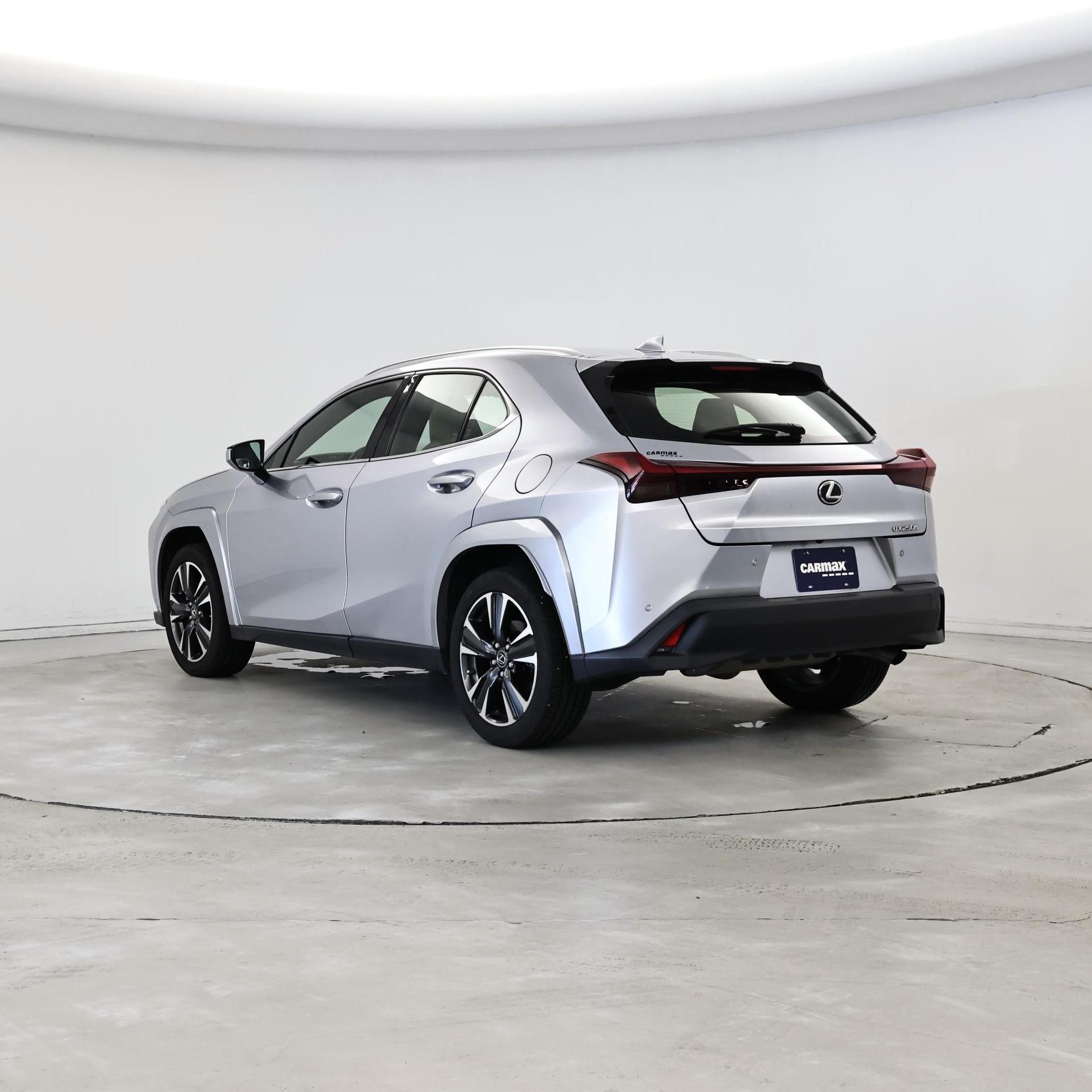 Thumbnail: 2023 Lexus UX - 2
