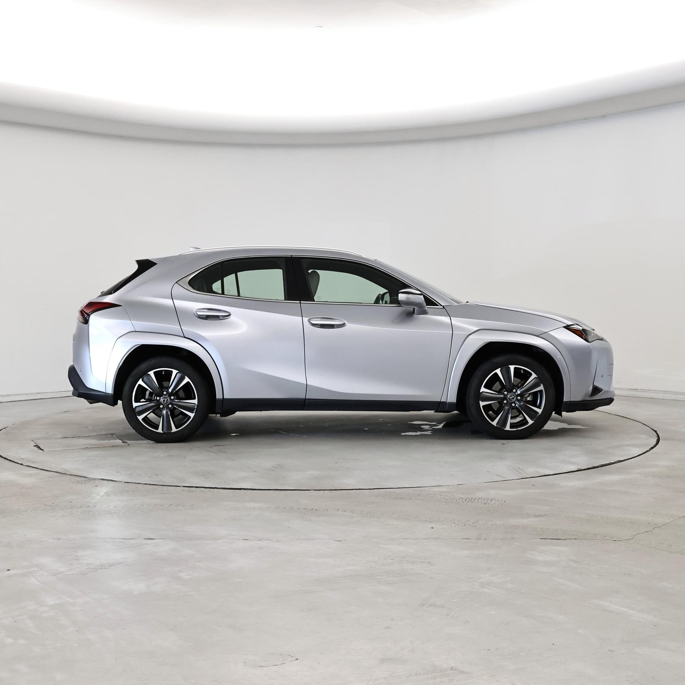 Thumbnail: 2023 Lexus UX - 7