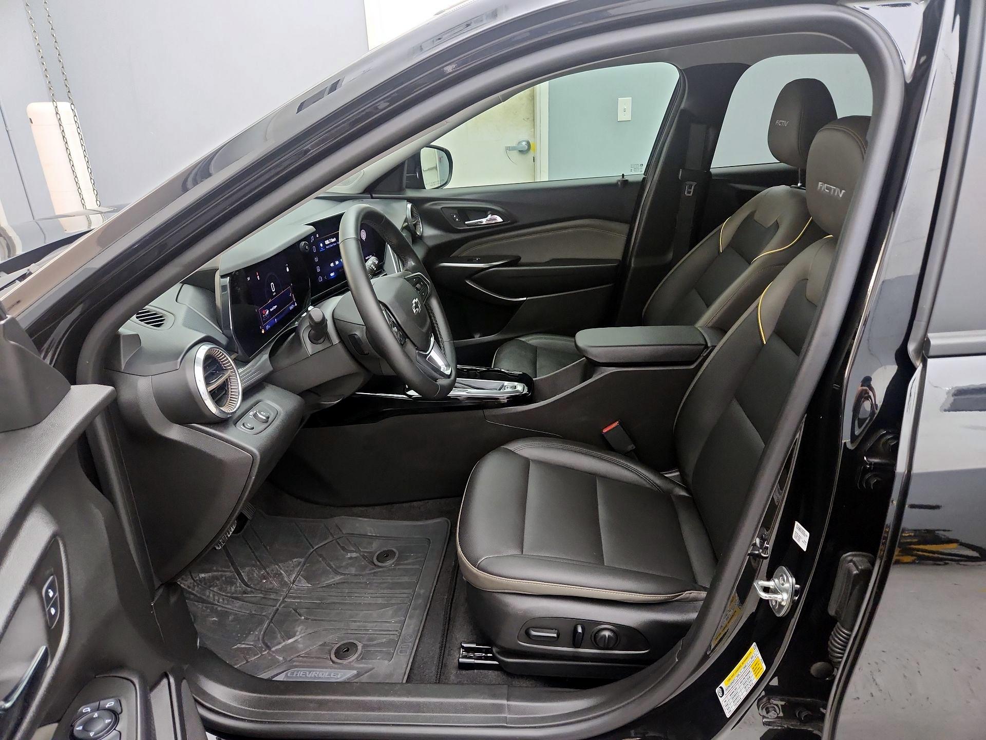 Thumbnail: 2025 Chevrolet Trax - 11