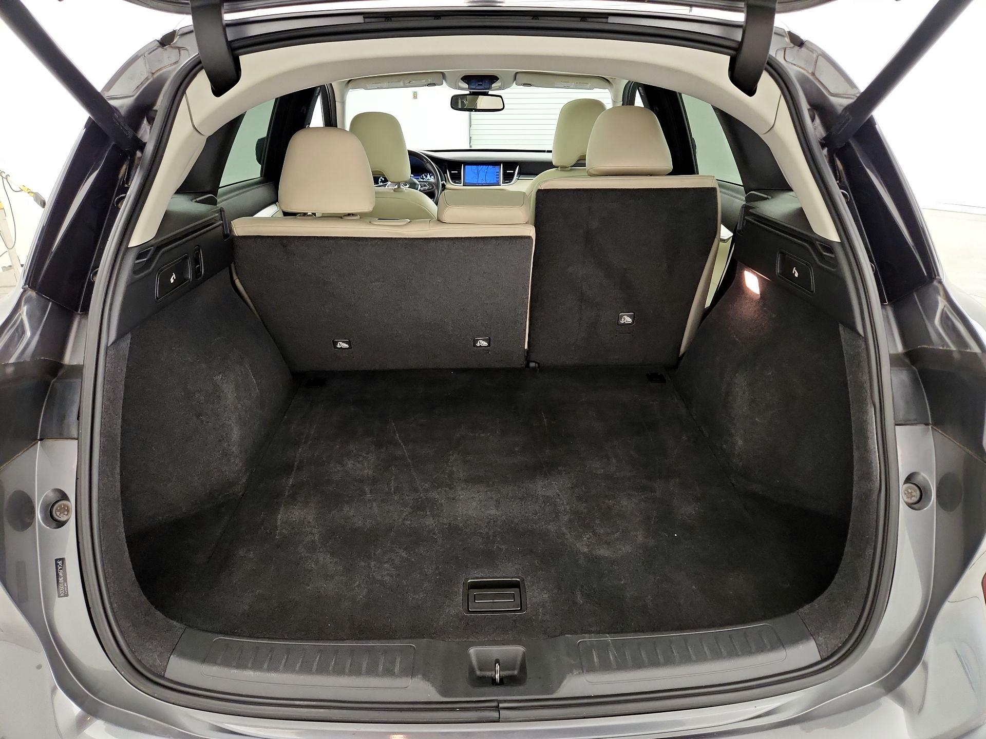 Thumbnail: 2019 INFINITI QX50 - 20
