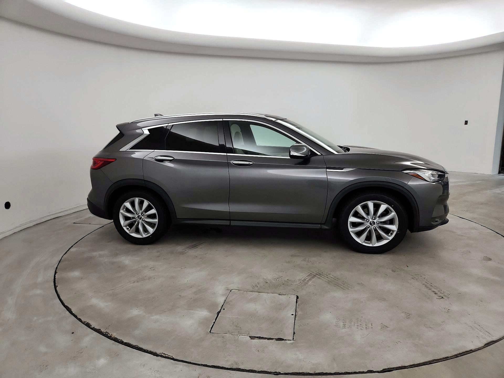 Thumbnail: 2019 INFINITI QX50 - 4