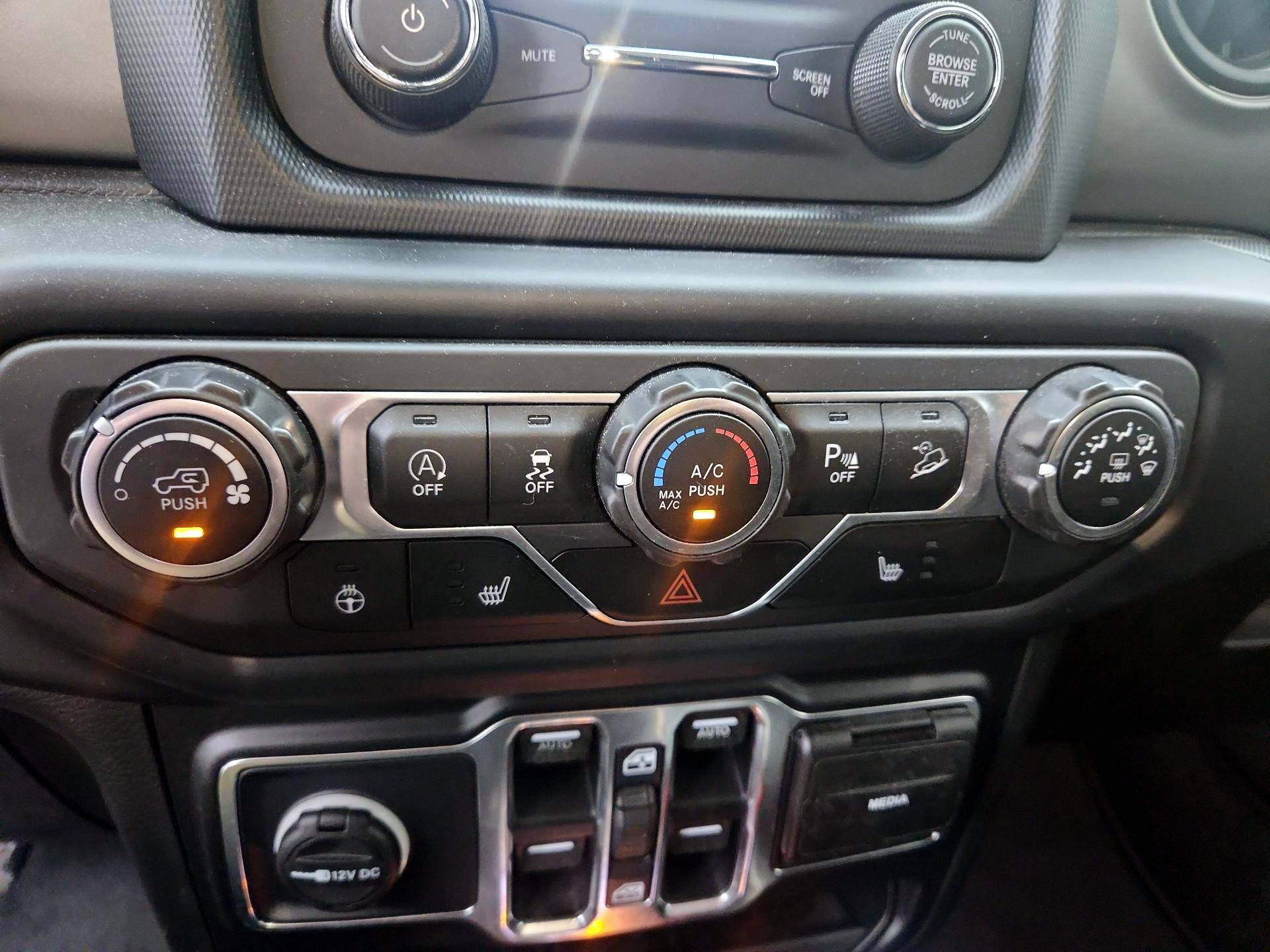 Thumbnail: 2019 Jeep Wrangler - 17