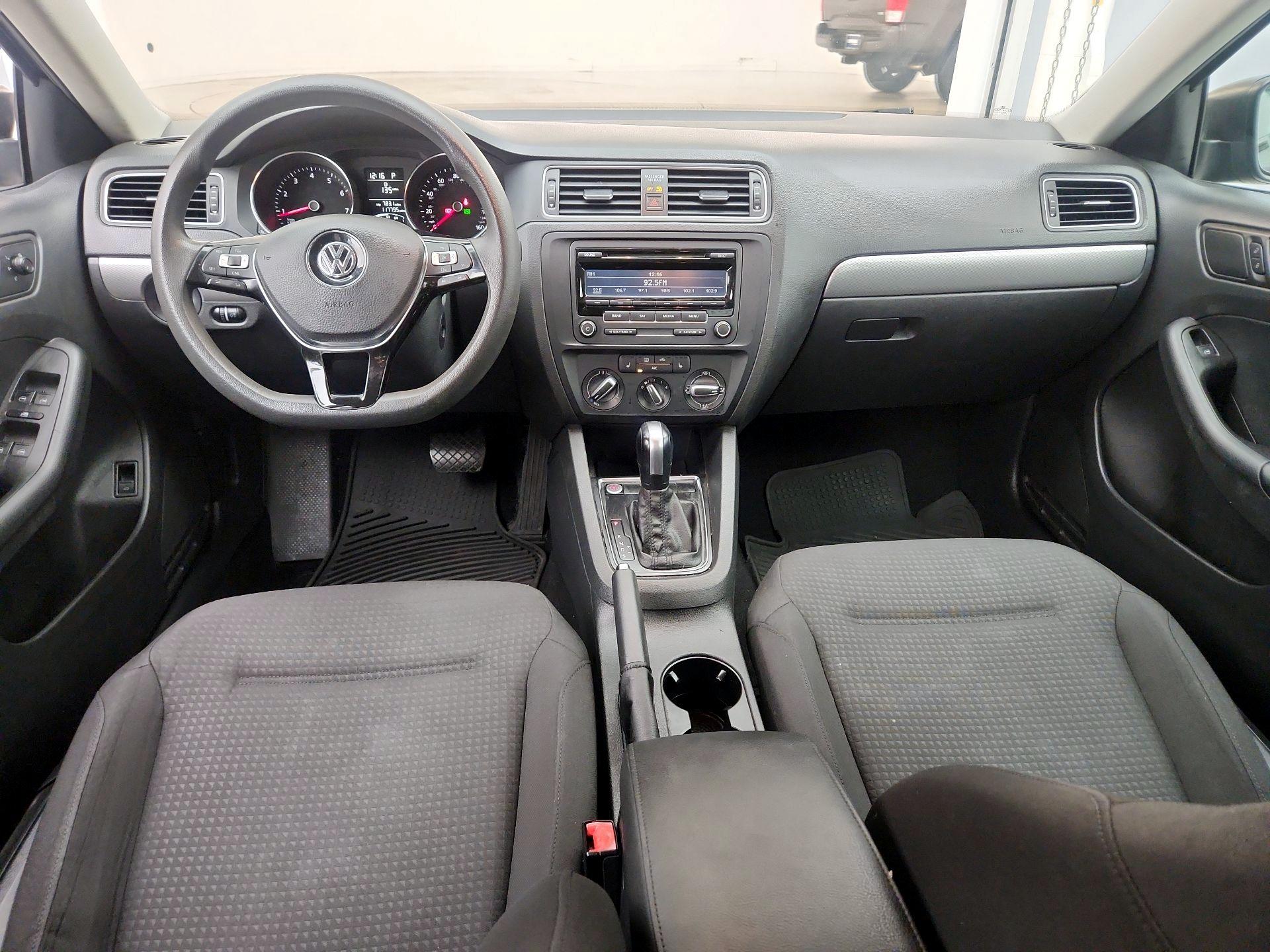 Thumbnail: 2015 Volkswagen Jetta - 9