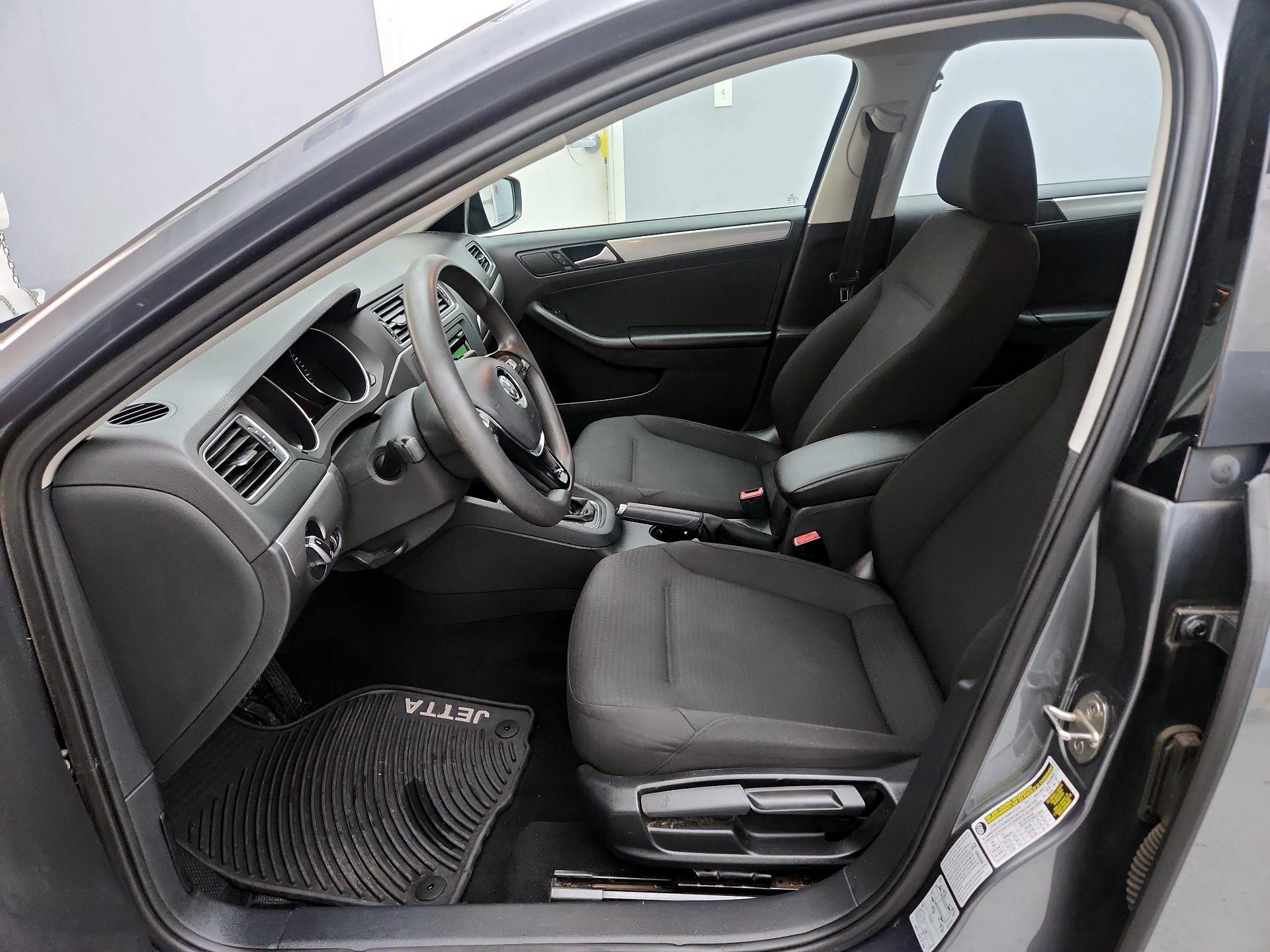 Thumbnail: 2015 Volkswagen Jetta - 11