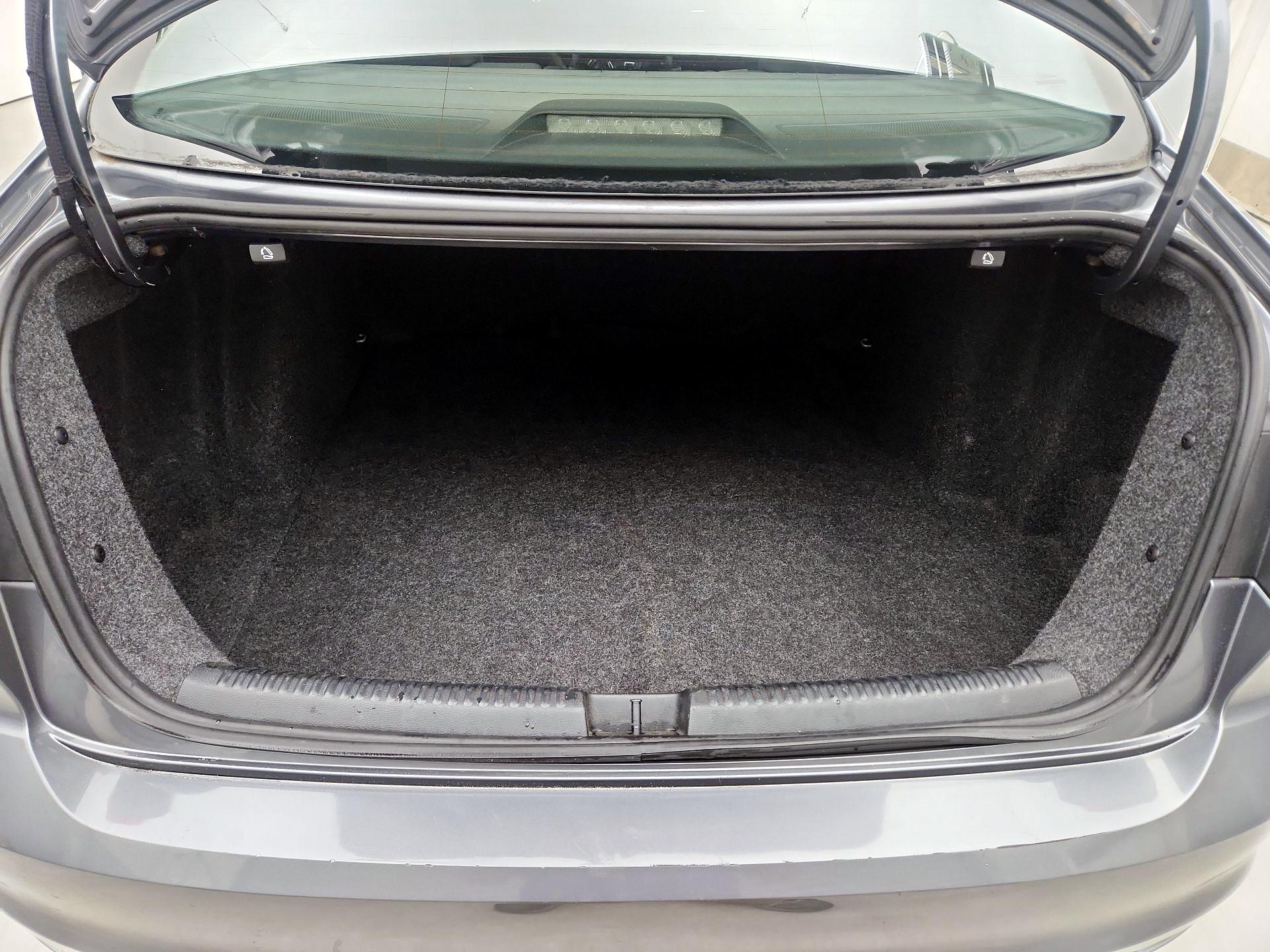 Thumbnail: 2015 Volkswagen Jetta - 19