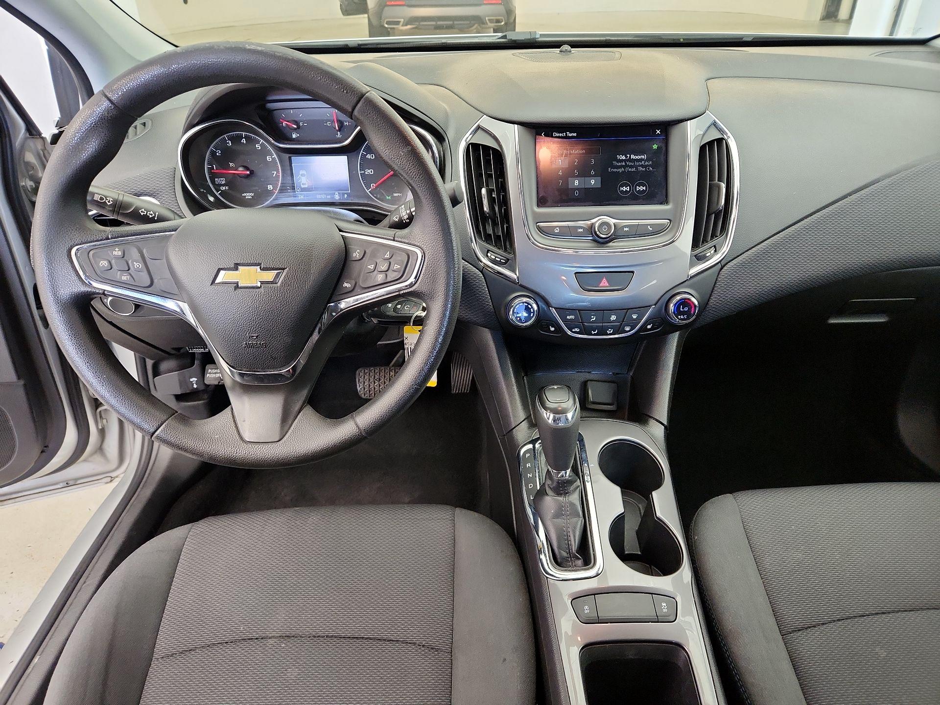 Thumbnail: 2019 Chevrolet Cruze - 9