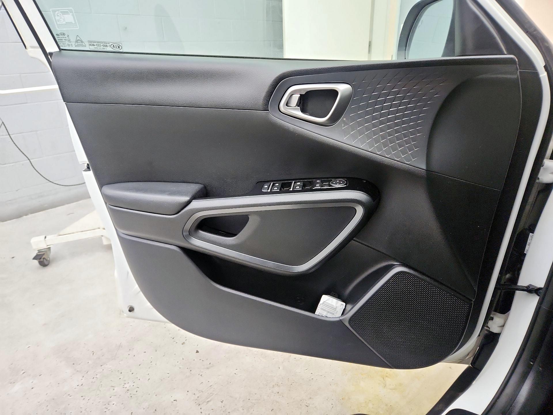 Thumbnail: 2021 Kia Soul - 10