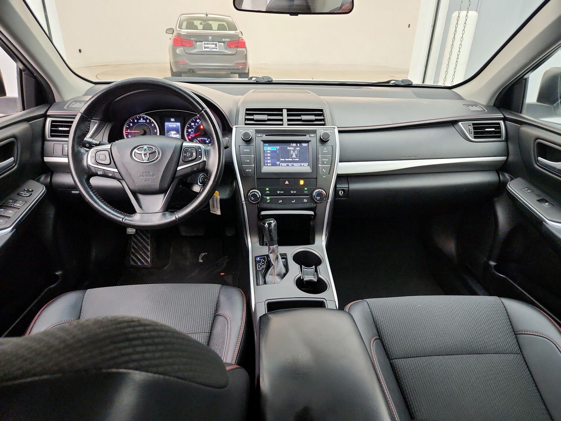 Thumbnail: 2016 Toyota Camry - 9