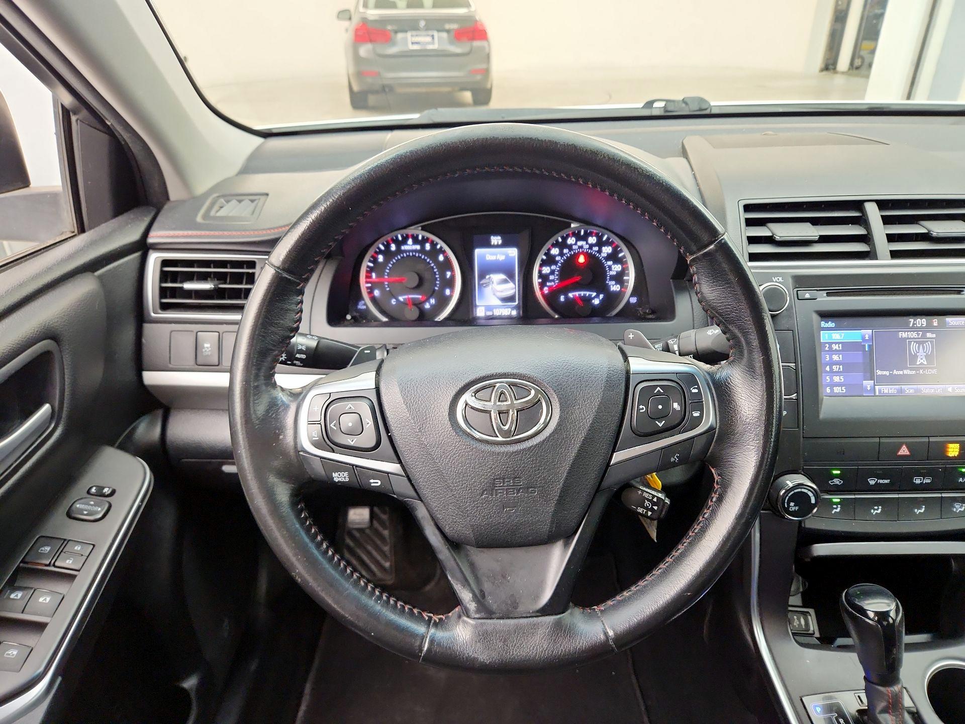 Thumbnail: 2016 Toyota Camry - 10