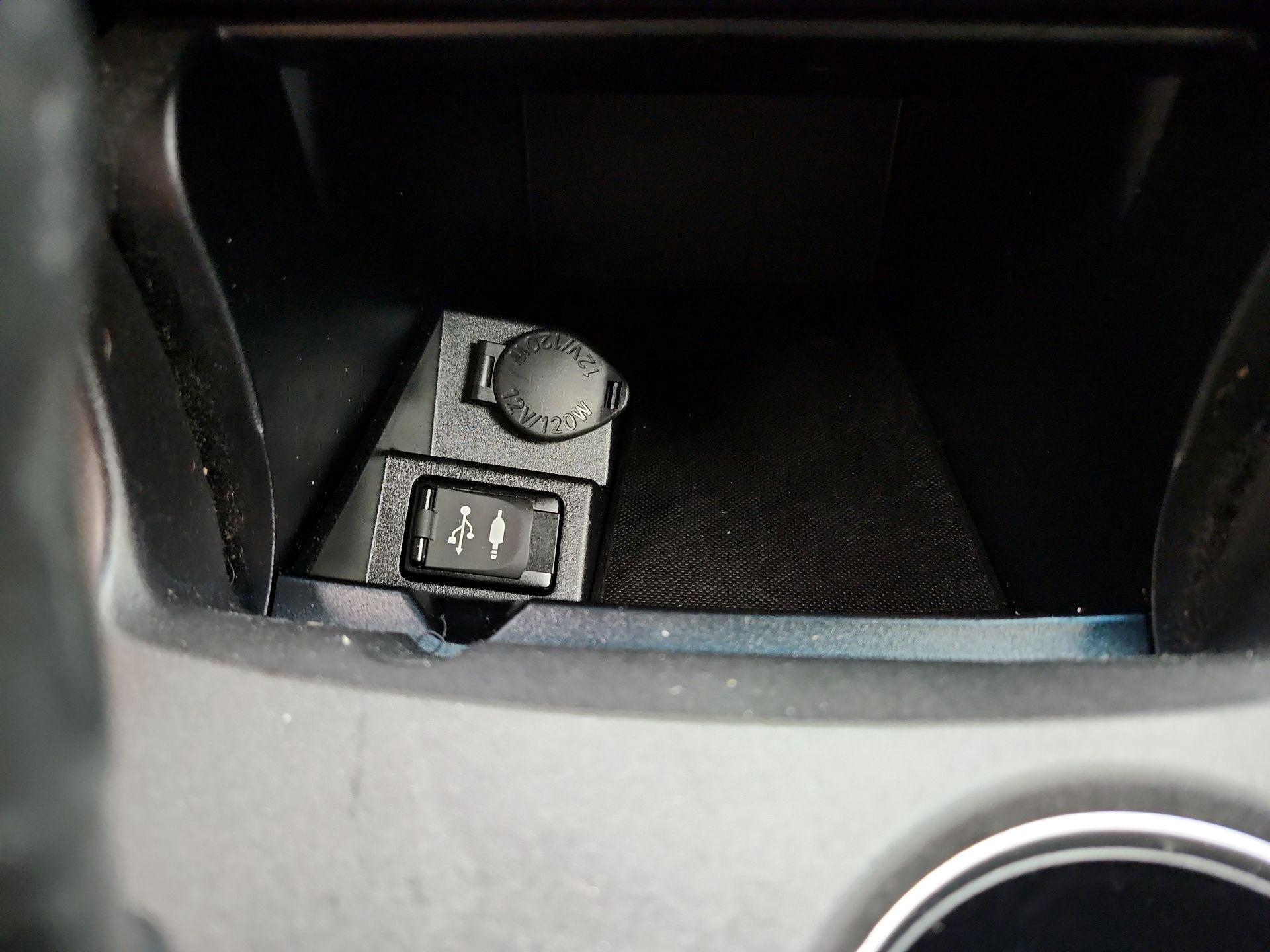 Thumbnail: 2016 Toyota Camry - 18