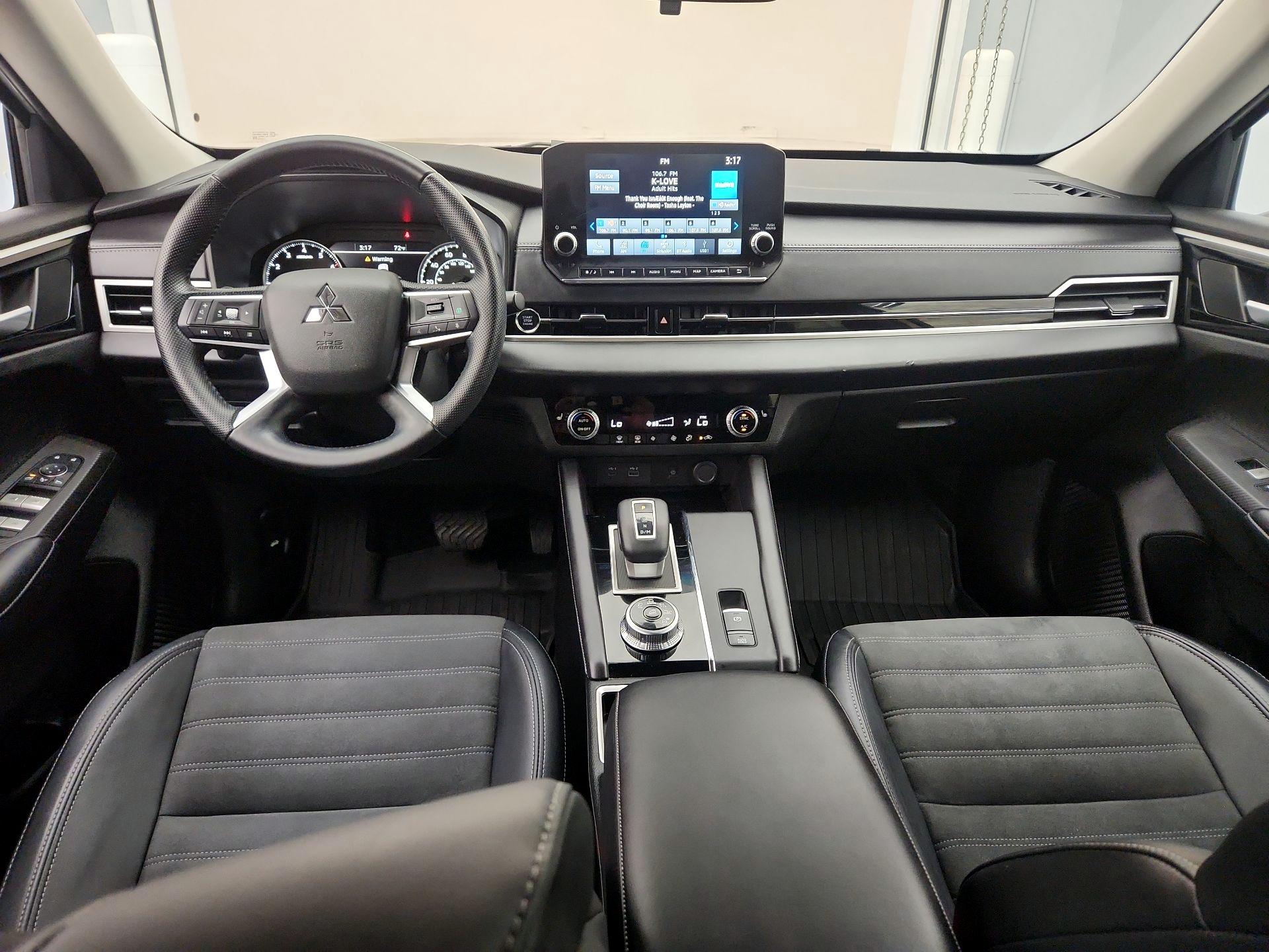 Thumbnail: 2024 Mitsubishi Outlander - 9