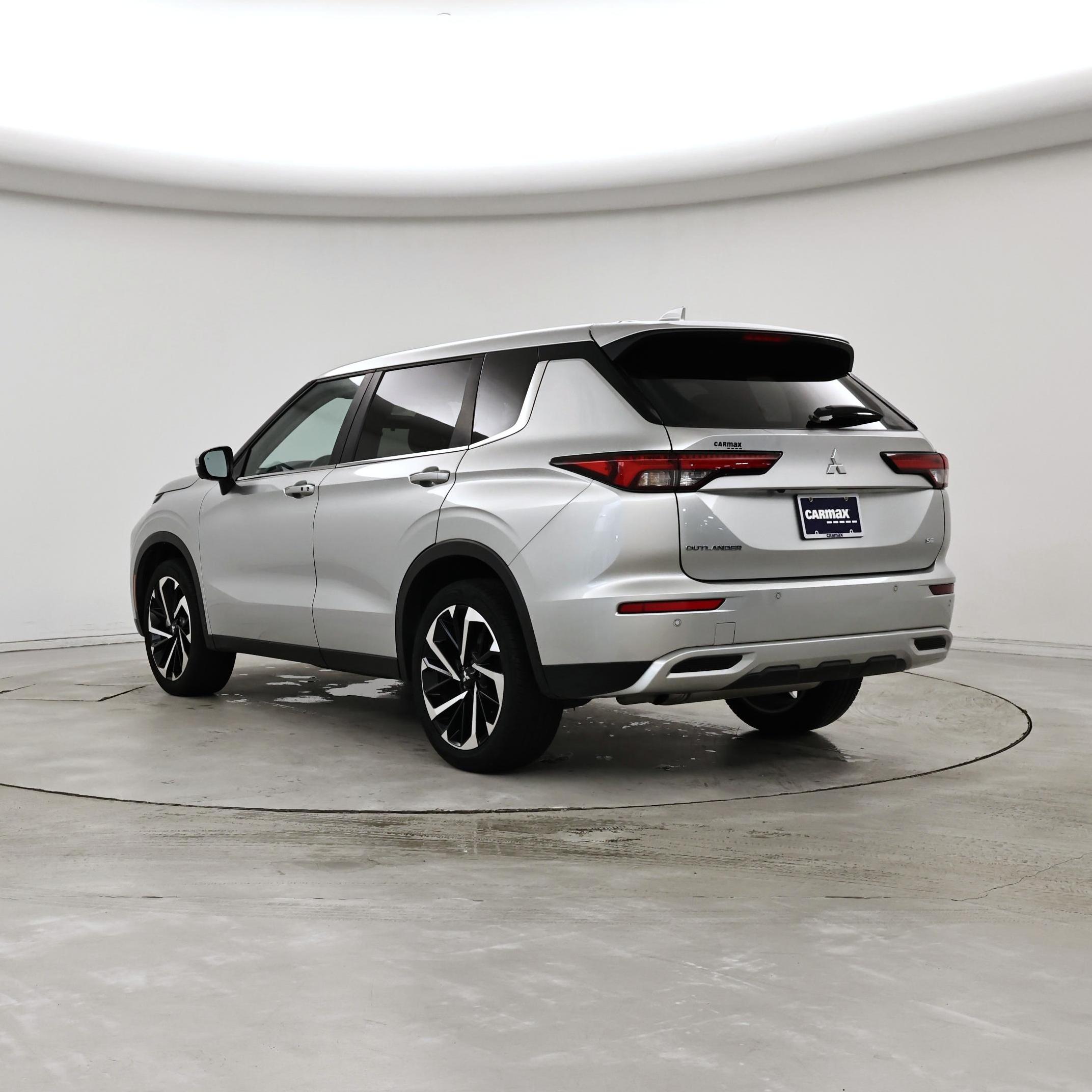 Thumbnail: 2024 Mitsubishi Outlander - 2