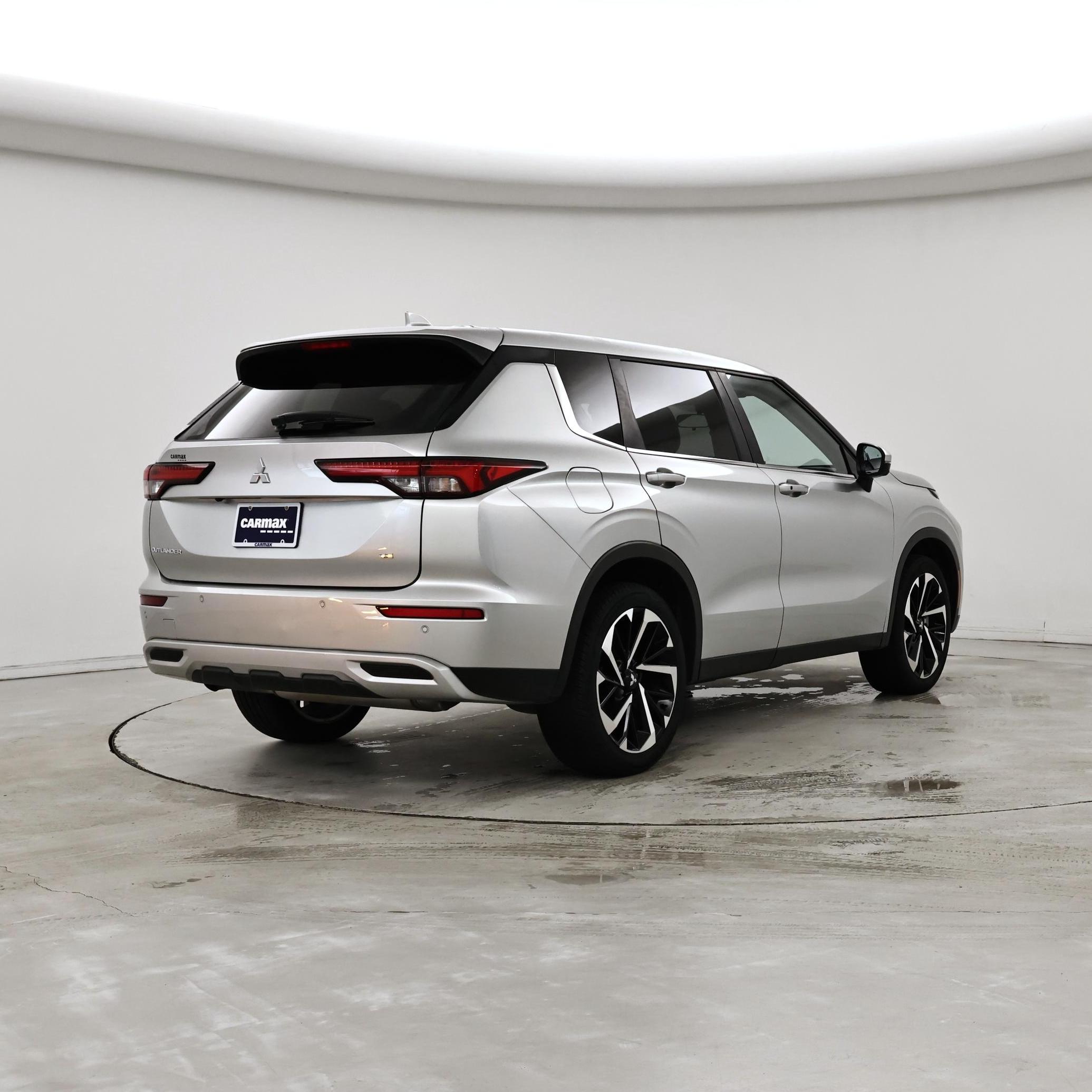 Thumbnail: 2024 Mitsubishi Outlander - 8