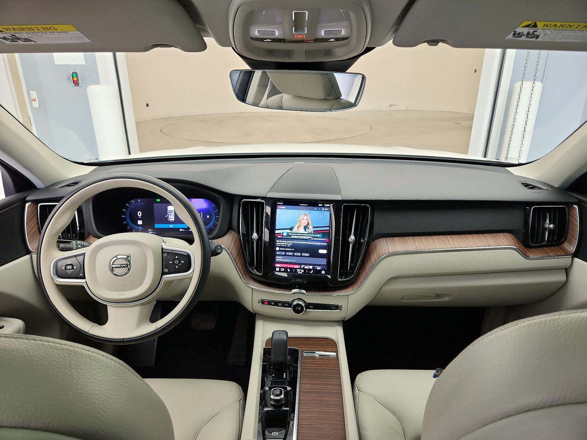Thumbnail: 2022 Volvo XC60 - 9