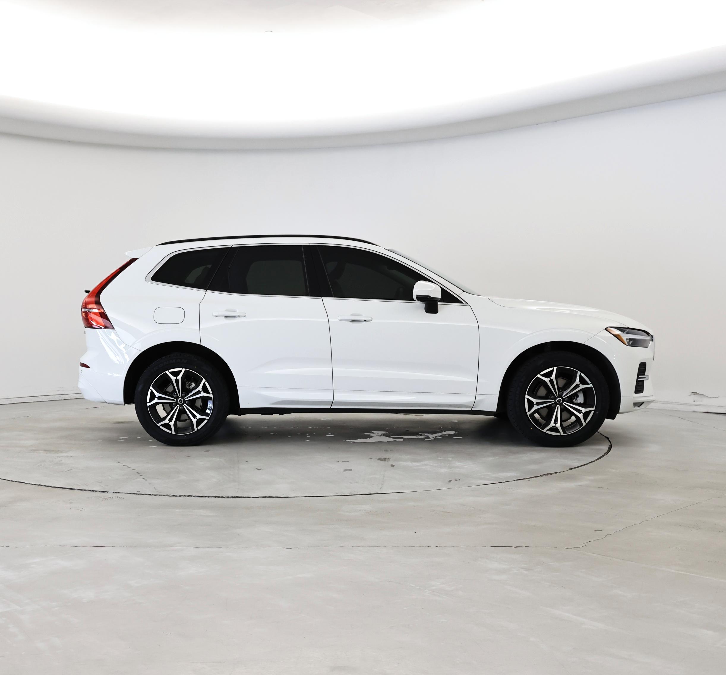 Thumbnail: 2022 Volvo XC60 - 7