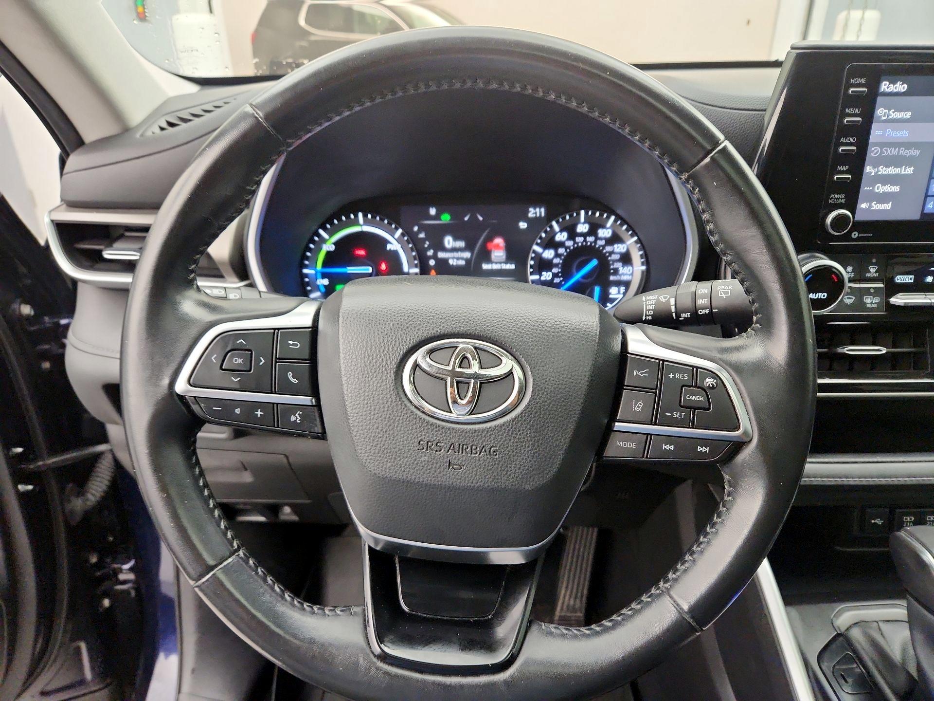 Thumbnail: 2021 Toyota Highlander - 10