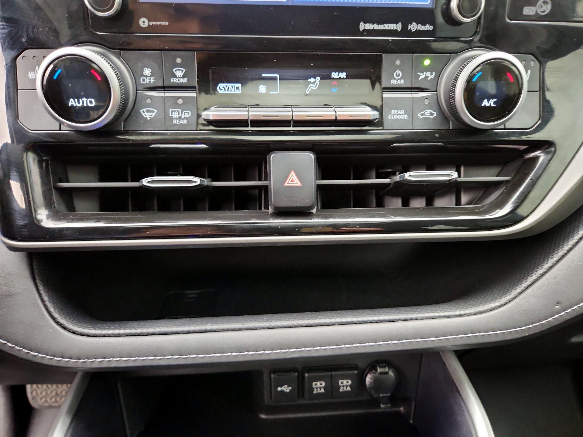 Thumbnail: 2021 Toyota Highlander - 16