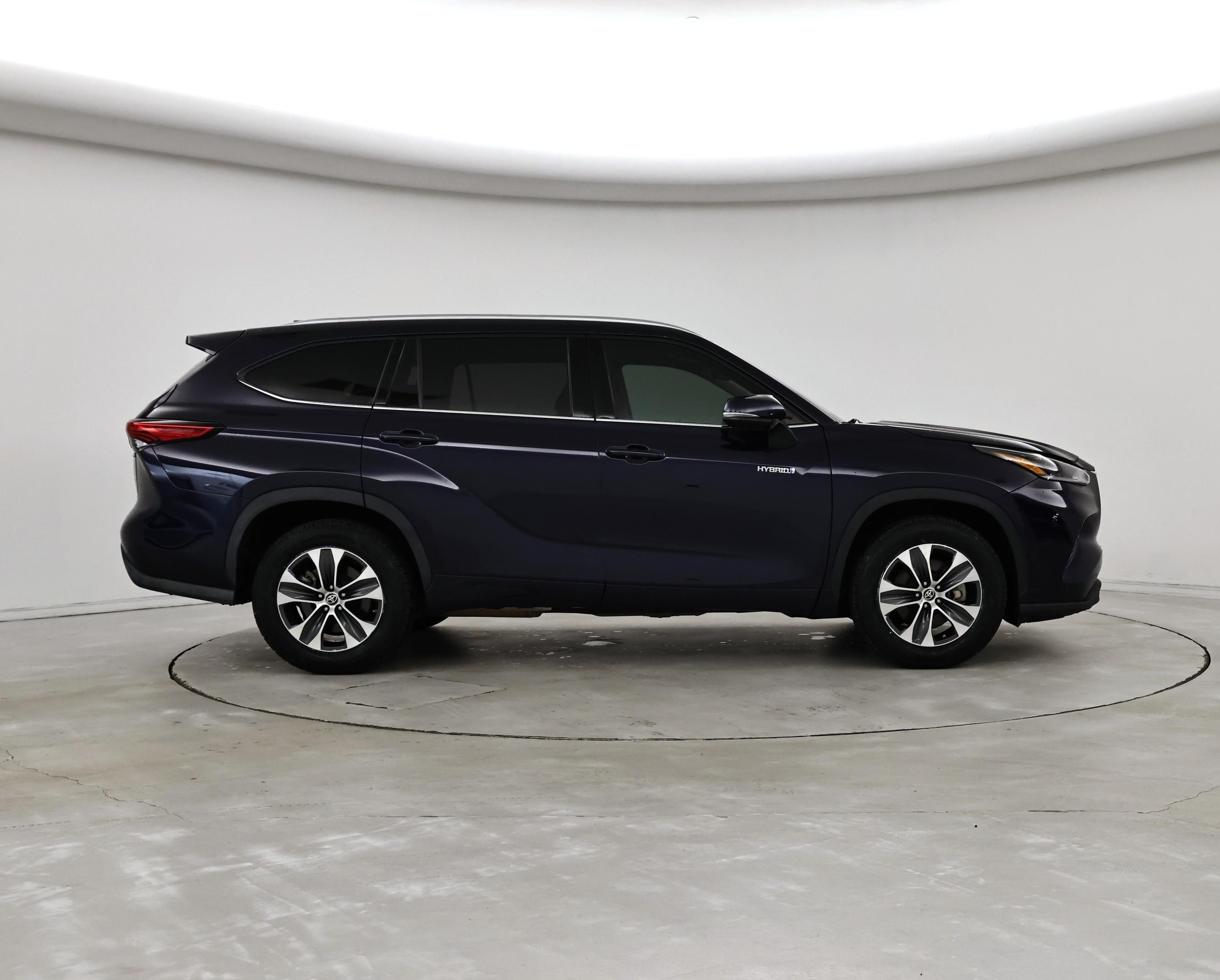 Thumbnail: 2021 Toyota Highlander - 7