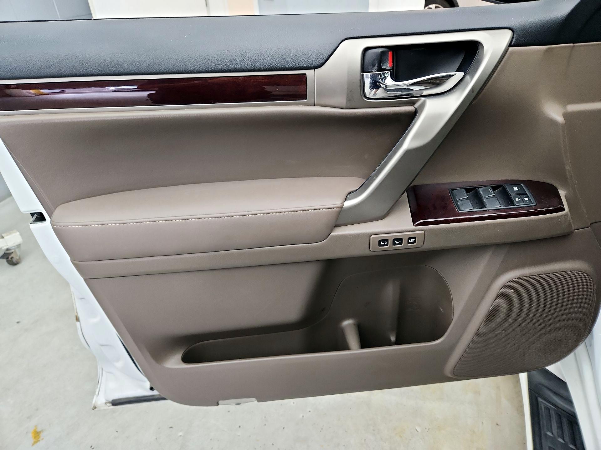 Thumbnail: 2017 Lexus GX - 12