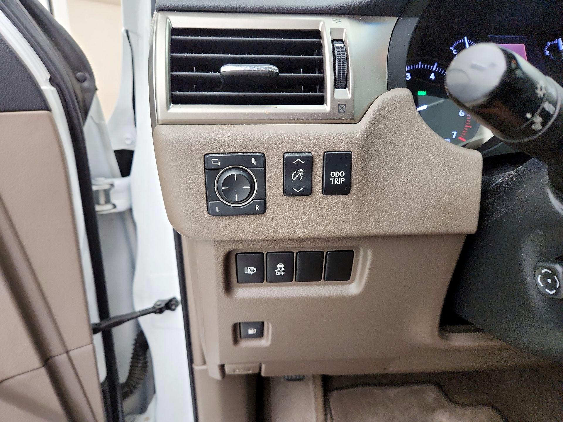 Thumbnail: 2017 Lexus GX - 13