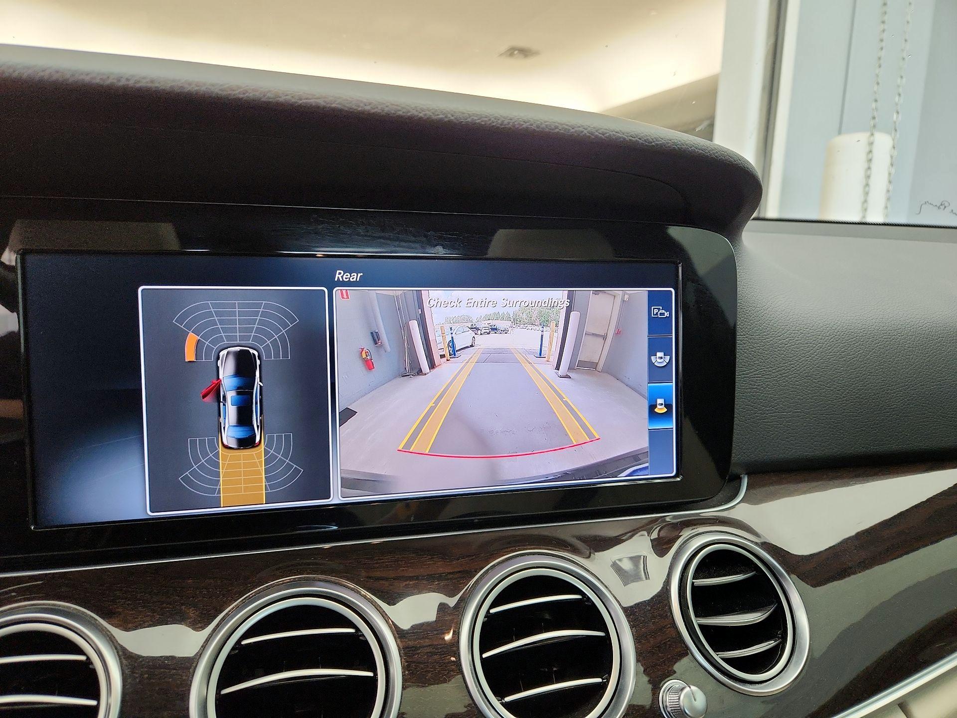 Thumbnail: 2017 Mercedes-Benz E-Class - 15