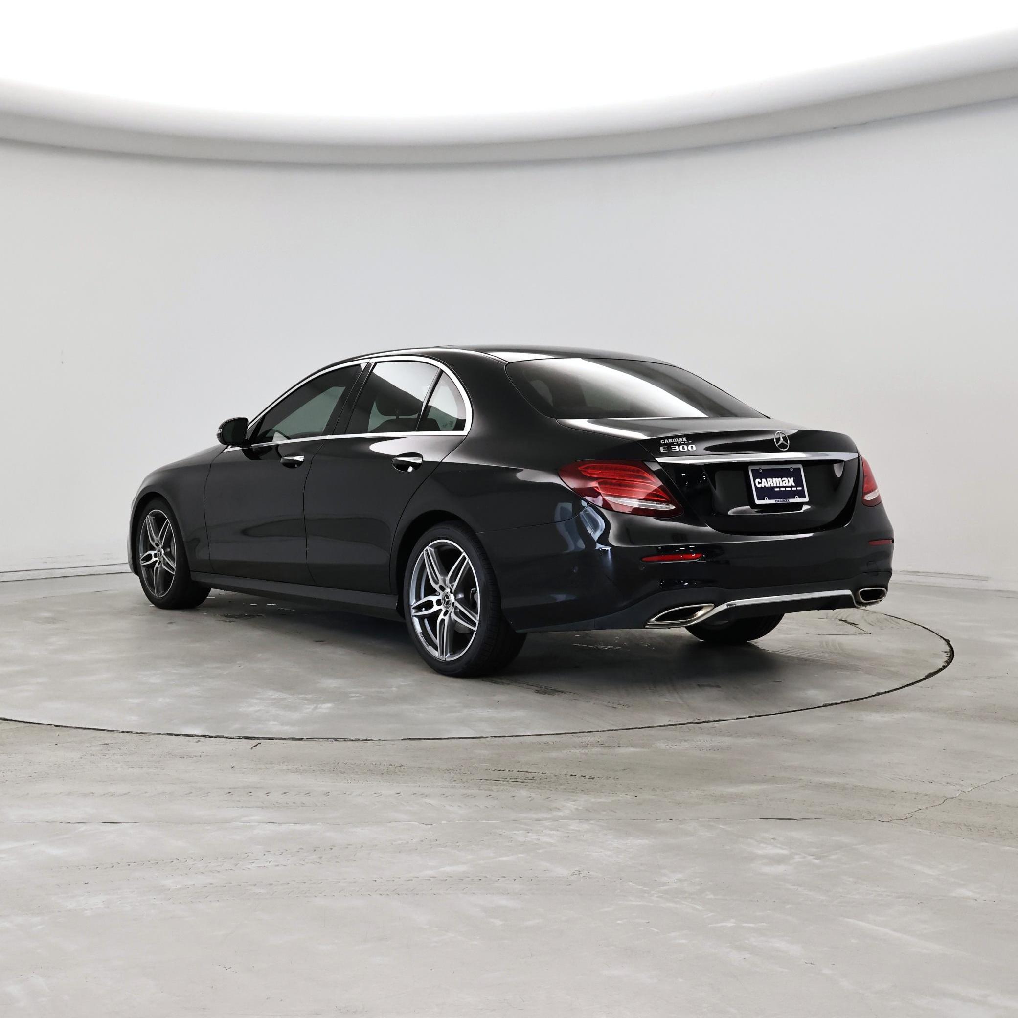 Thumbnail: 2017 Mercedes-Benz E-Class - 2
