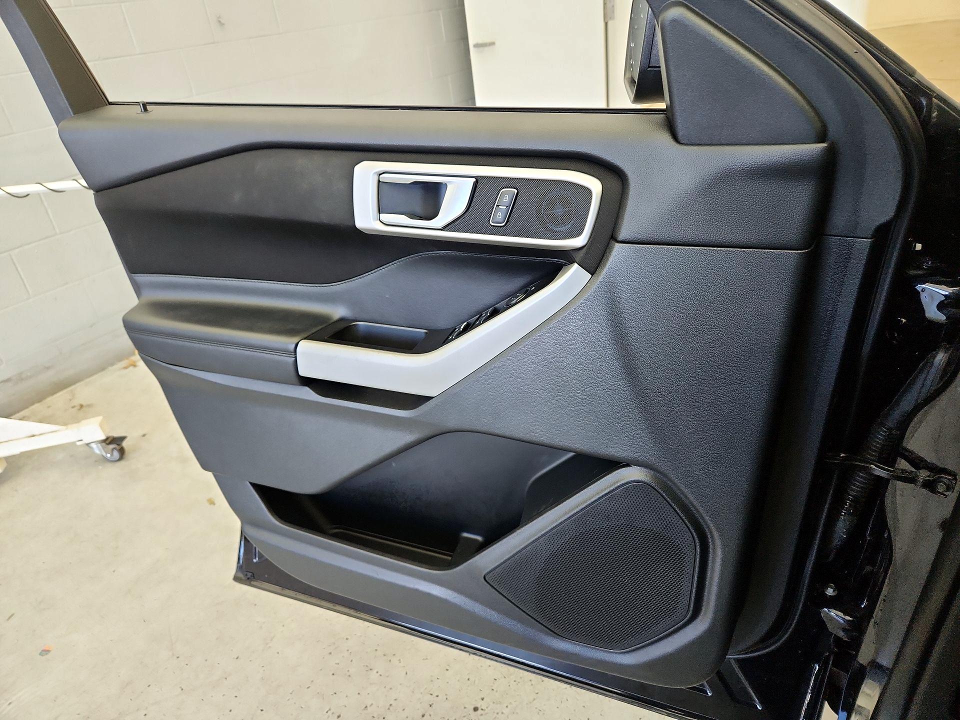 Thumbnail: 2020 Ford Explorer - 12