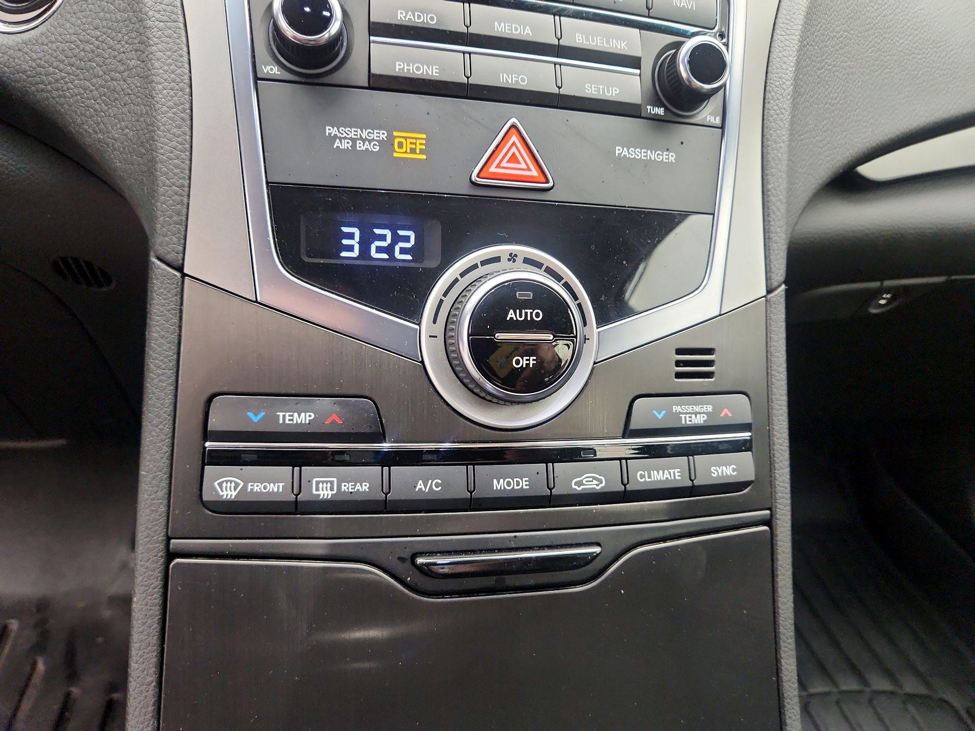 Thumbnail: 2016 Hyundai Azera - 17