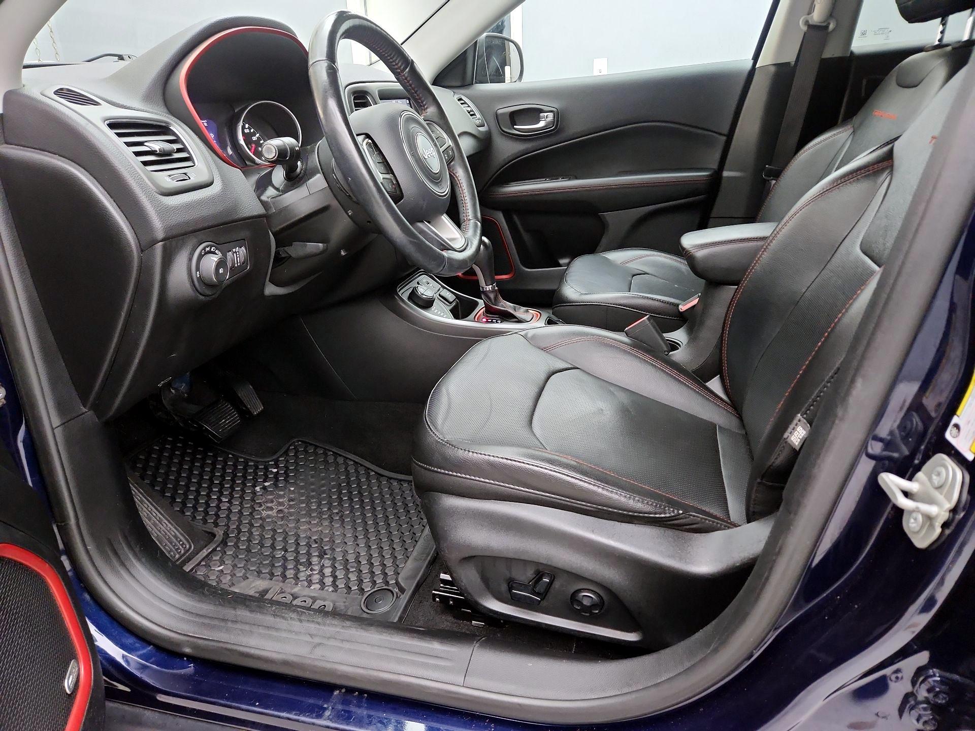 Thumbnail: 2020 Jeep Compass - 11