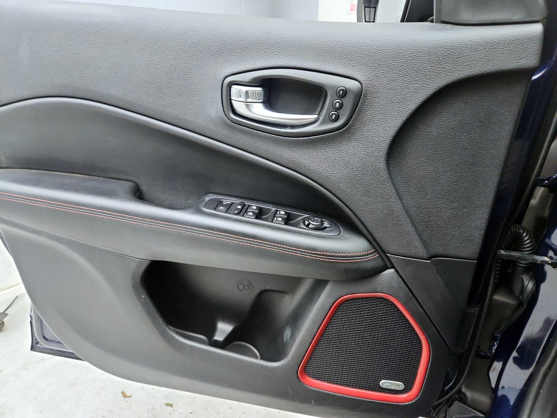 Thumbnail: 2020 Jeep Compass - 12