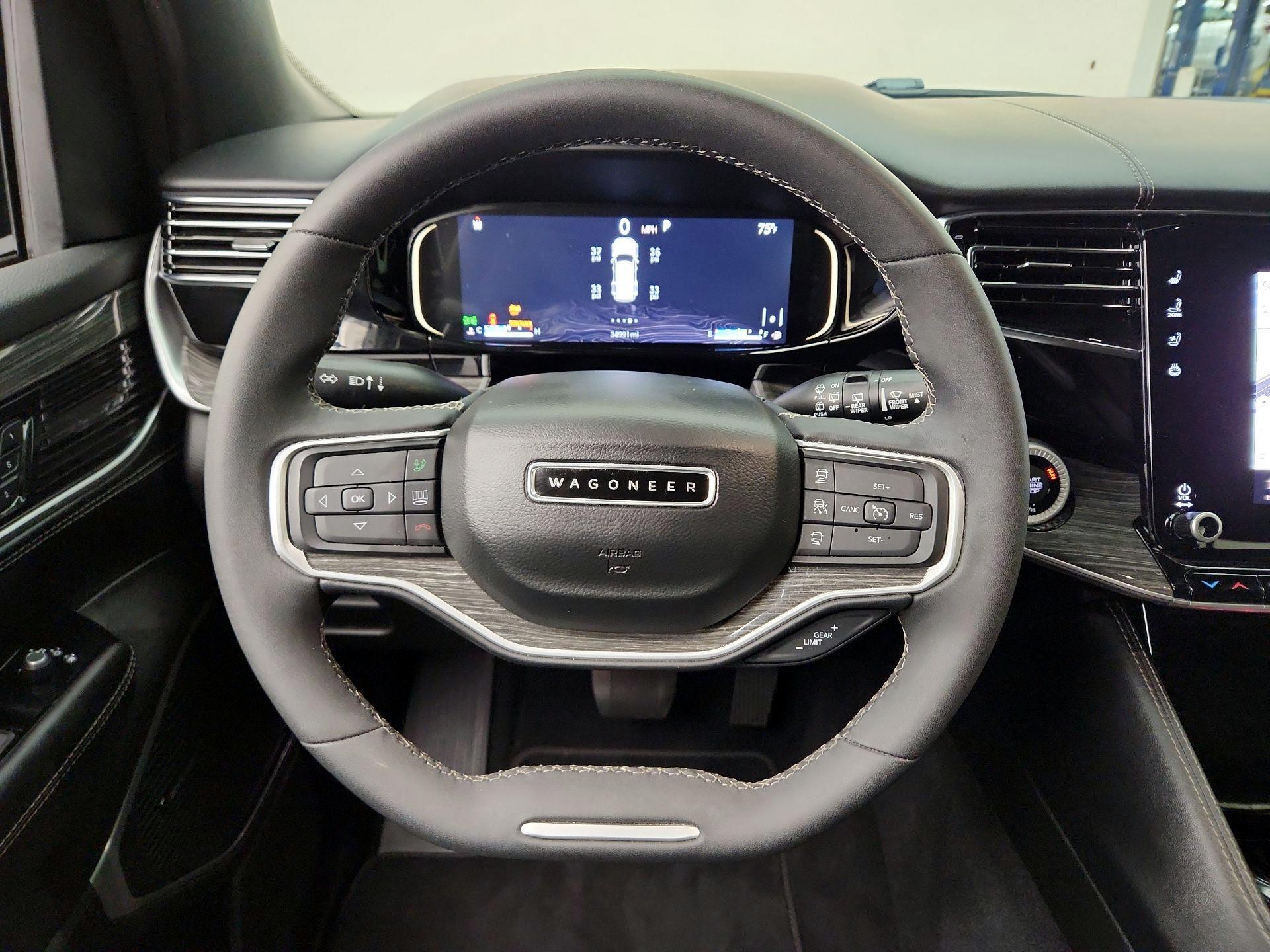 Thumbnail: 2022 Jeep Wagoneer - 10