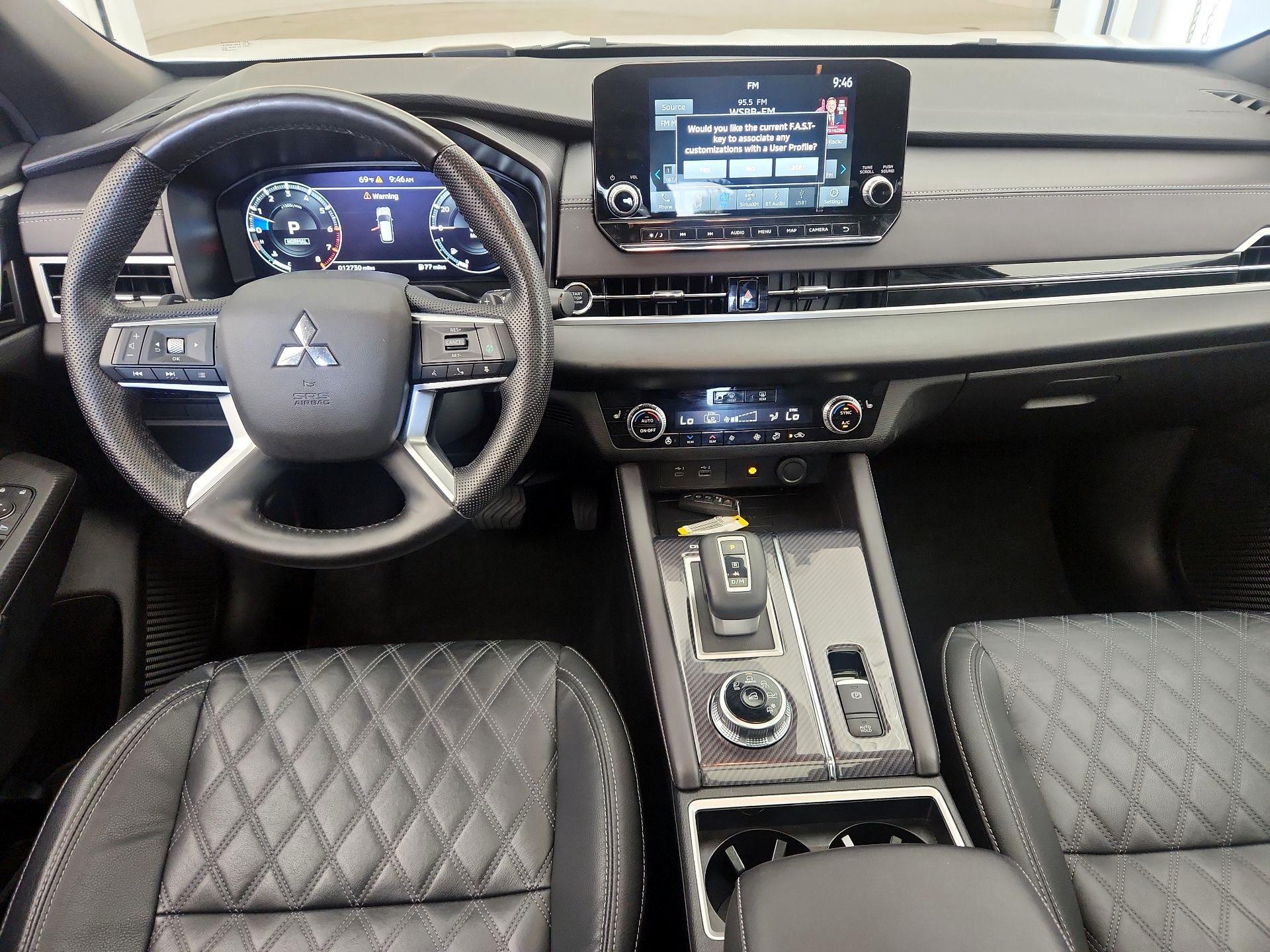 Thumbnail: 2023 Mitsubishi Outlander - 9