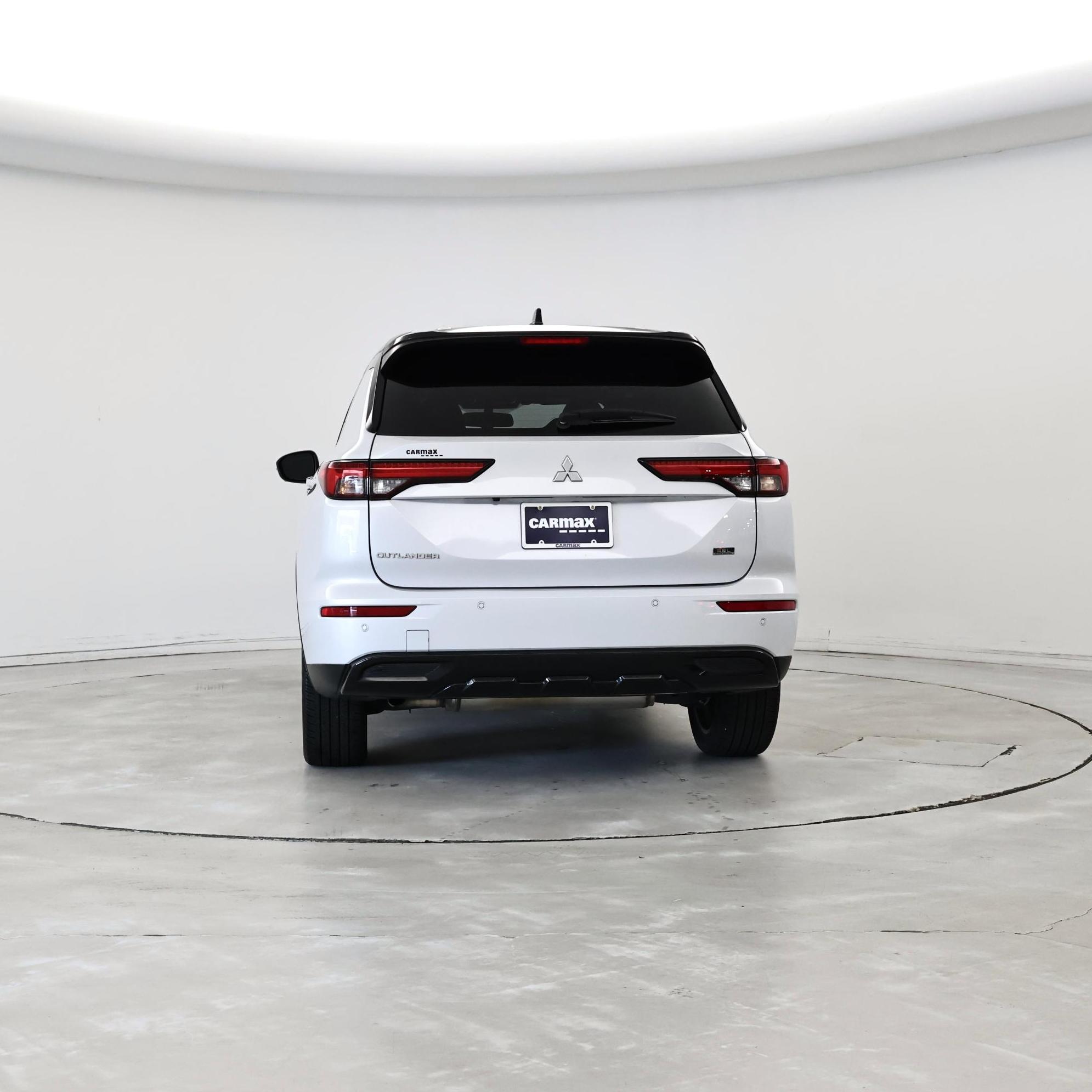Thumbnail: 2023 Mitsubishi Outlander - 6
