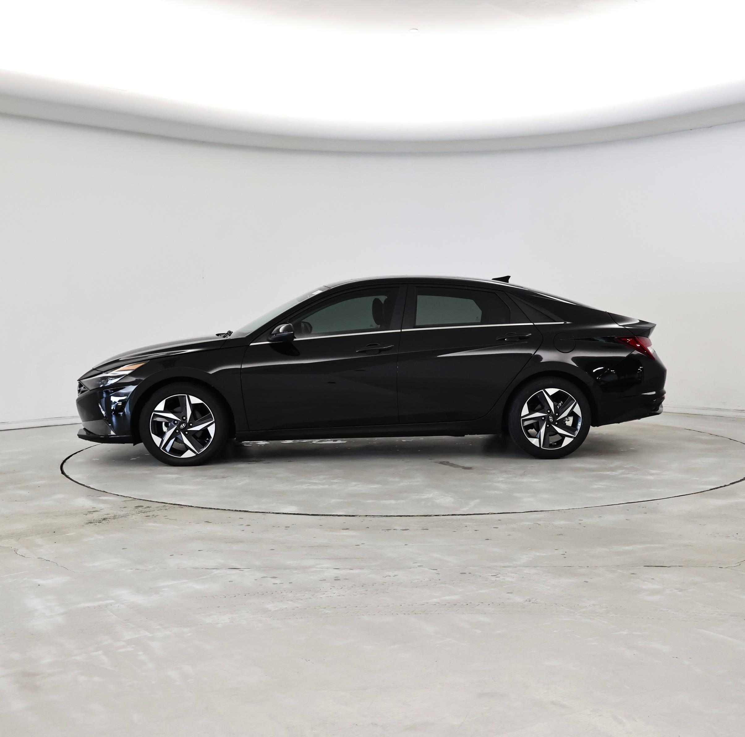 Thumbnail: 2023 Hyundai Elantra - 3