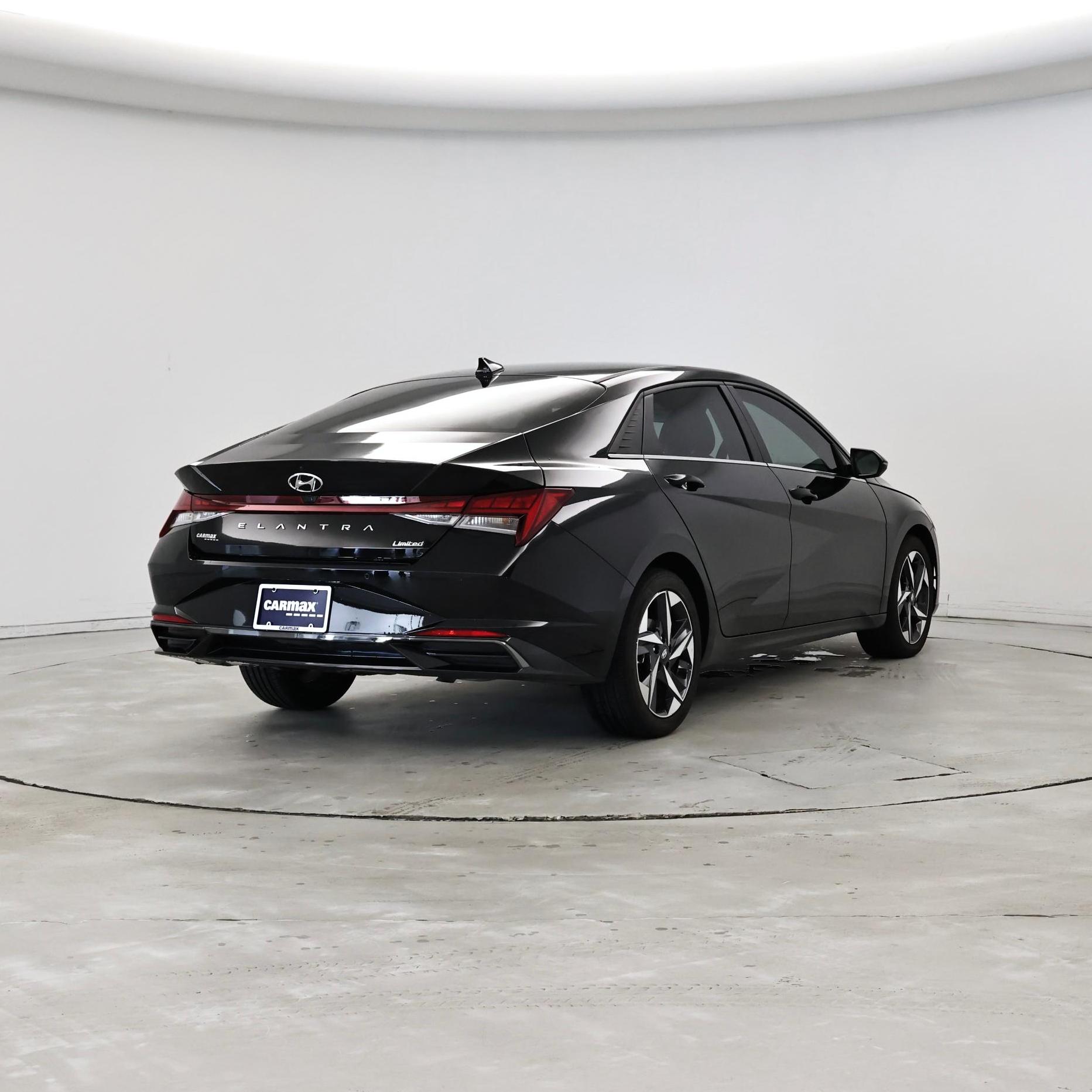 Thumbnail: 2023 Hyundai Elantra - 8