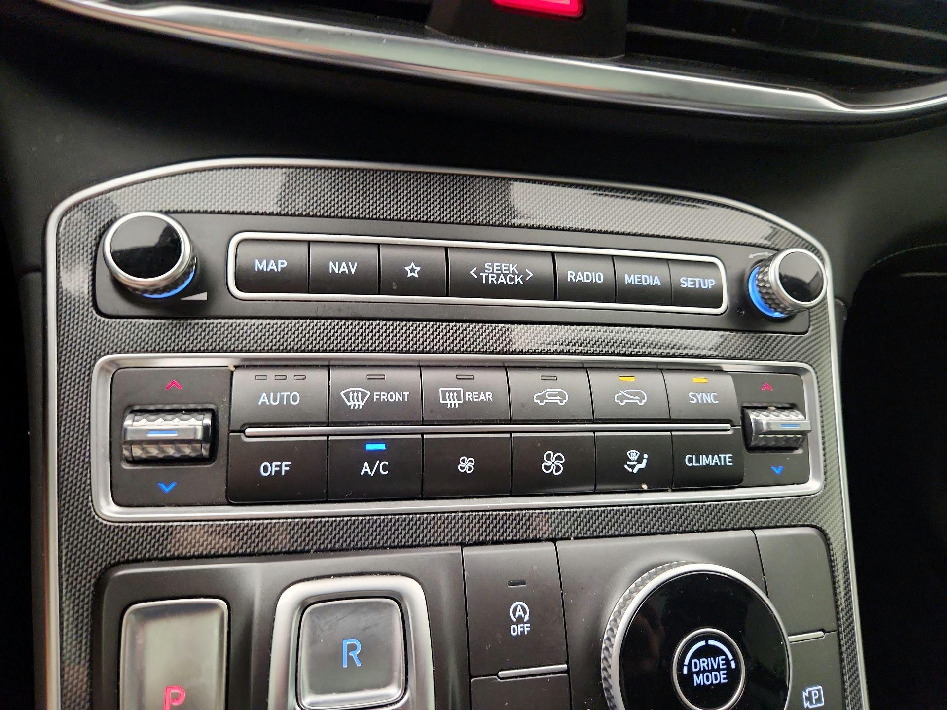 Thumbnail: 2022 Hyundai Santa Fe - 16