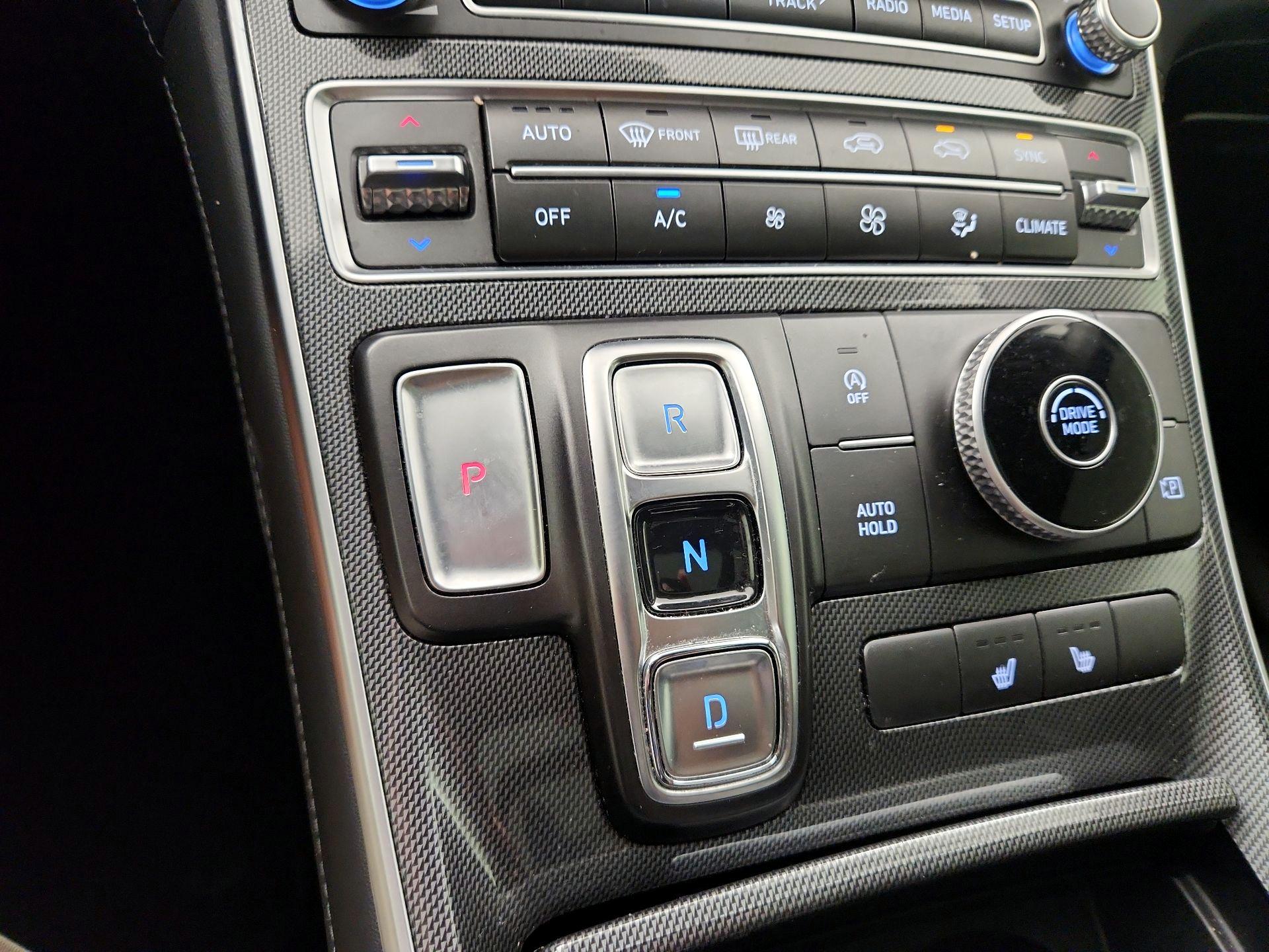 Thumbnail: 2022 Hyundai Santa Fe - 17