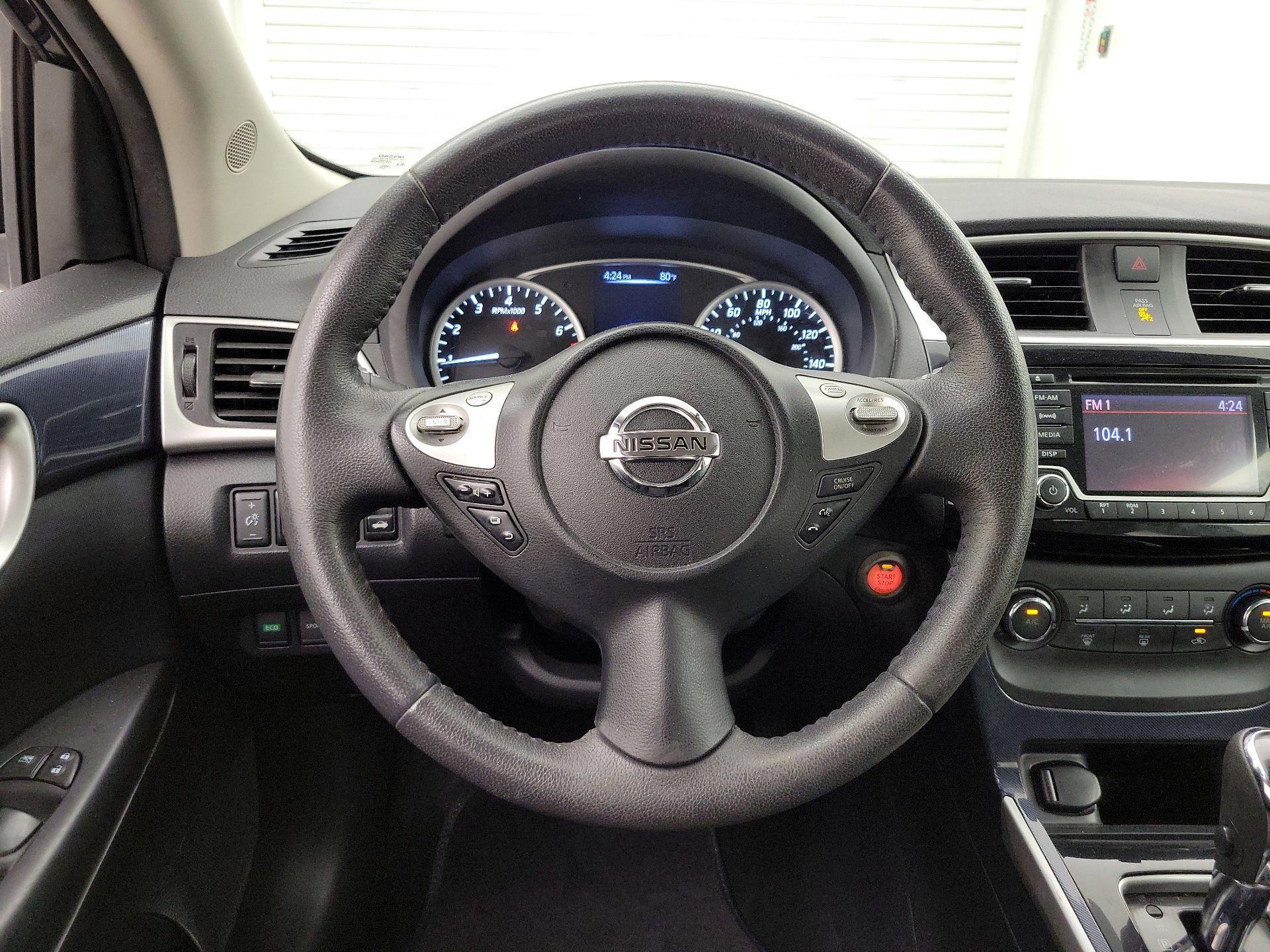 Thumbnail: 2017 Nissan Sentra - 10