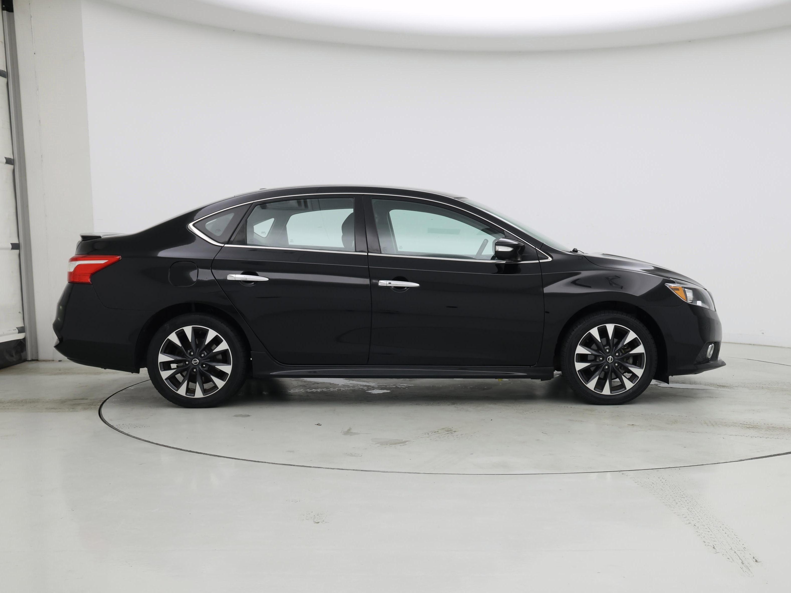 Thumbnail: 2017 Nissan Sentra - 7