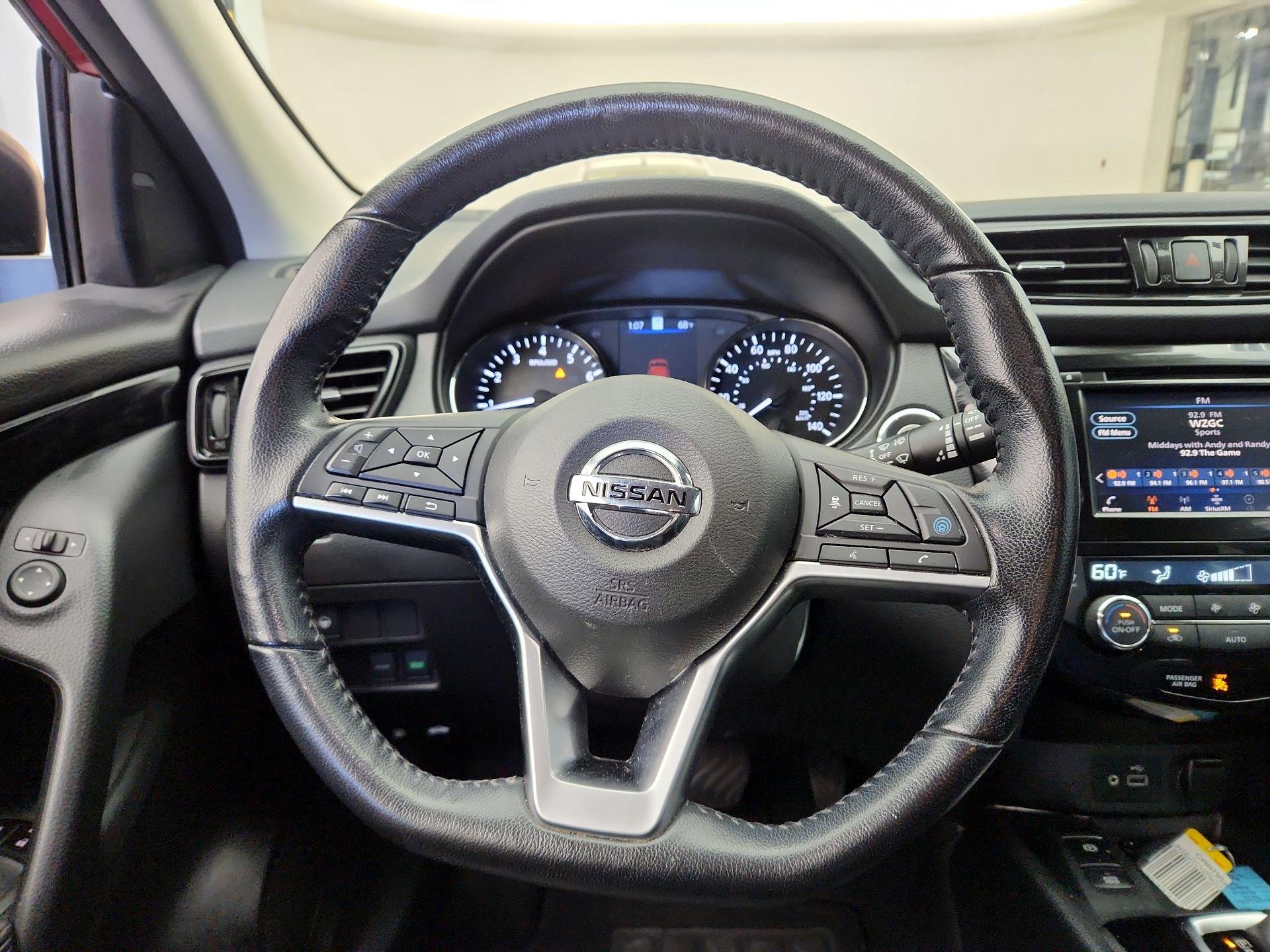 Thumbnail: 2021 Nissan Rogue Sport - 10